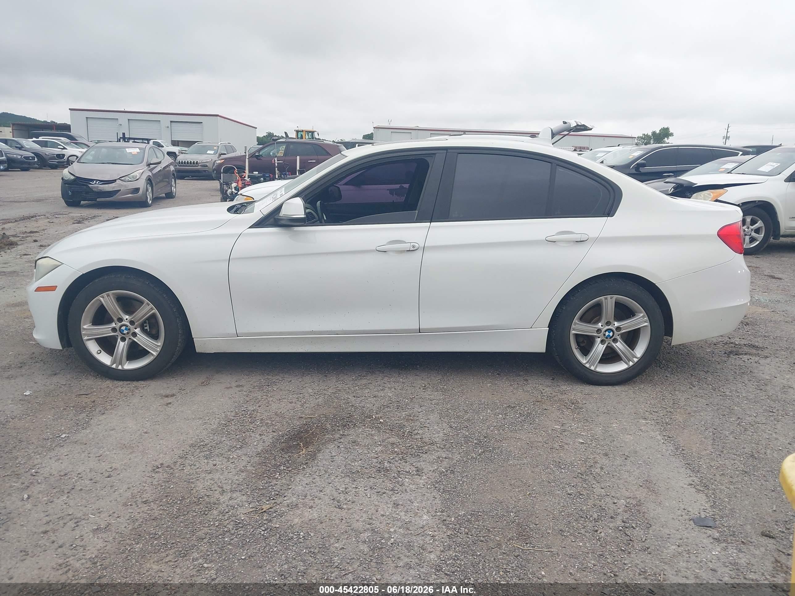2015 Bmw 320i Xdrive White vin: WBA3C3G5XFNS74385