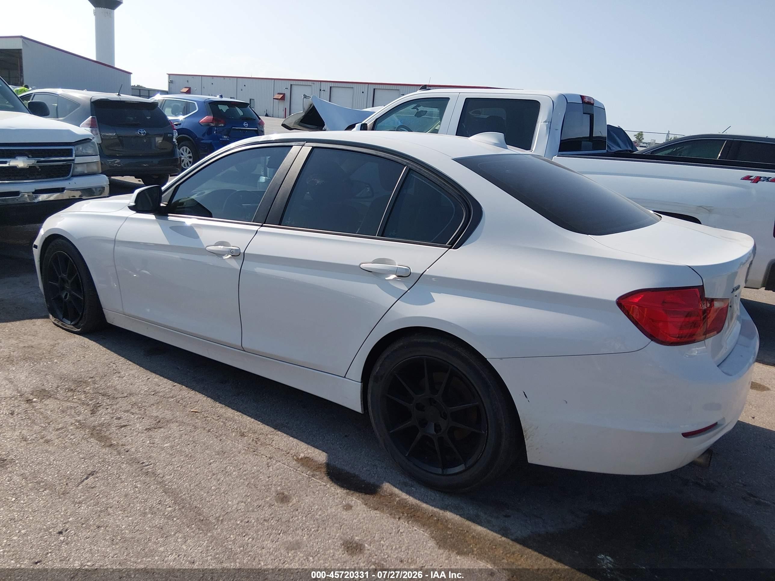 2015 Bmw 320i Xdrive White vin: WBA3C3G5XFNS76489