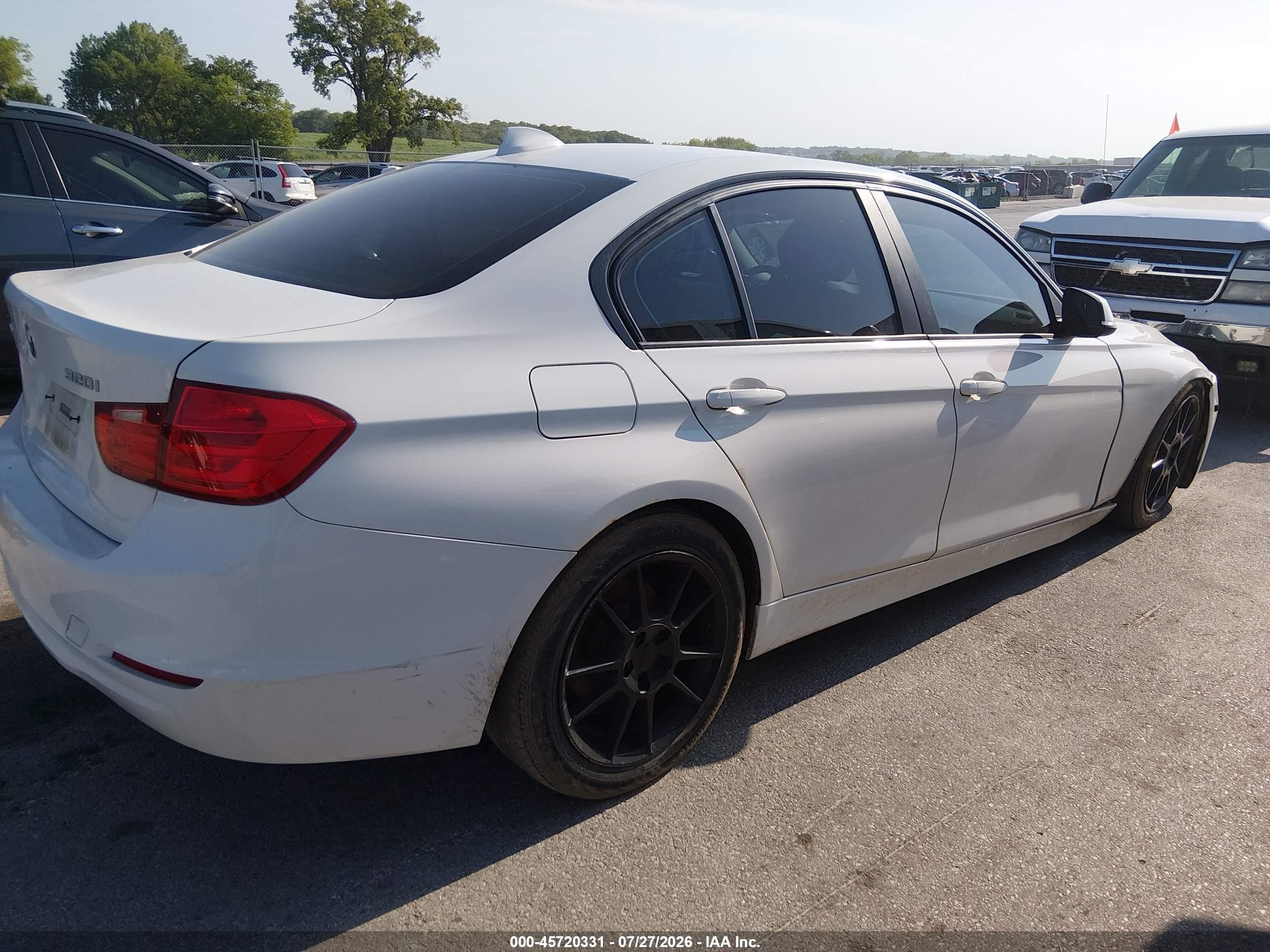 2015 Bmw 320i Xdrive White vin: WBA3C3G5XFNS76489