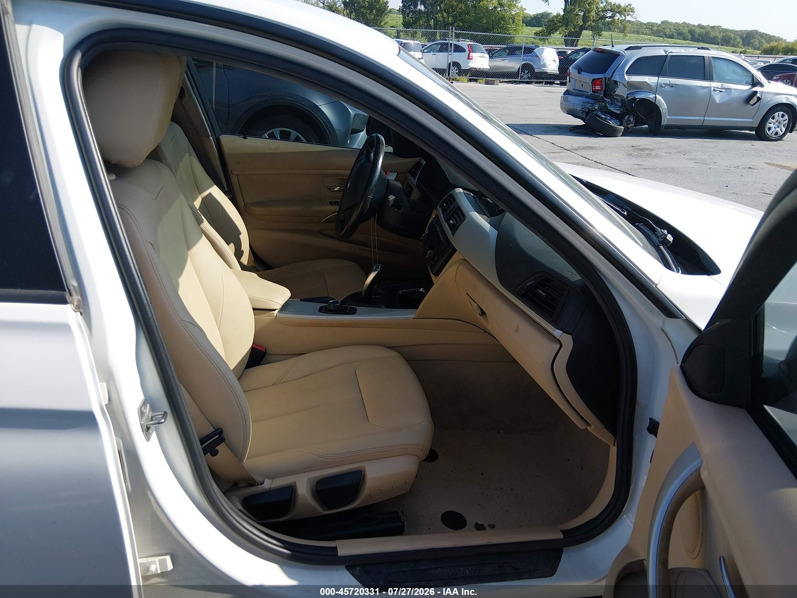 2015 Bmw 320i Xdrive White vin: WBA3C3G5XFNS76489