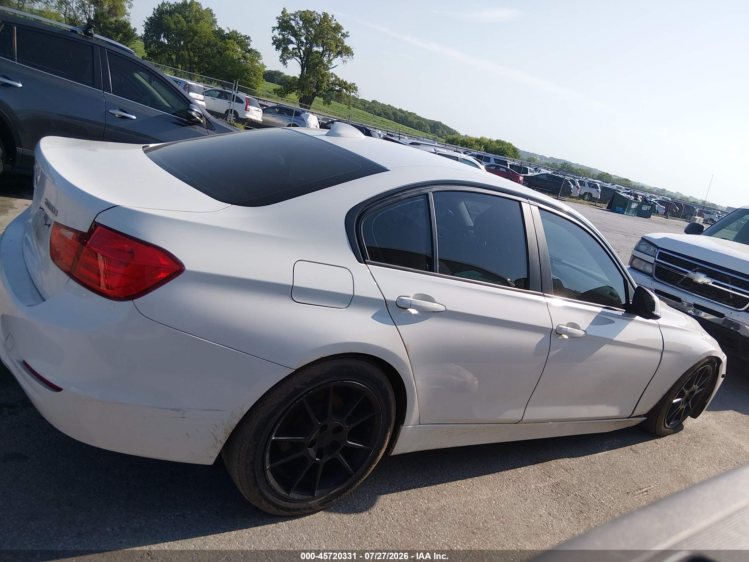 2015 Bmw 320i Xdrive White vin: WBA3C3G5XFNS76489
