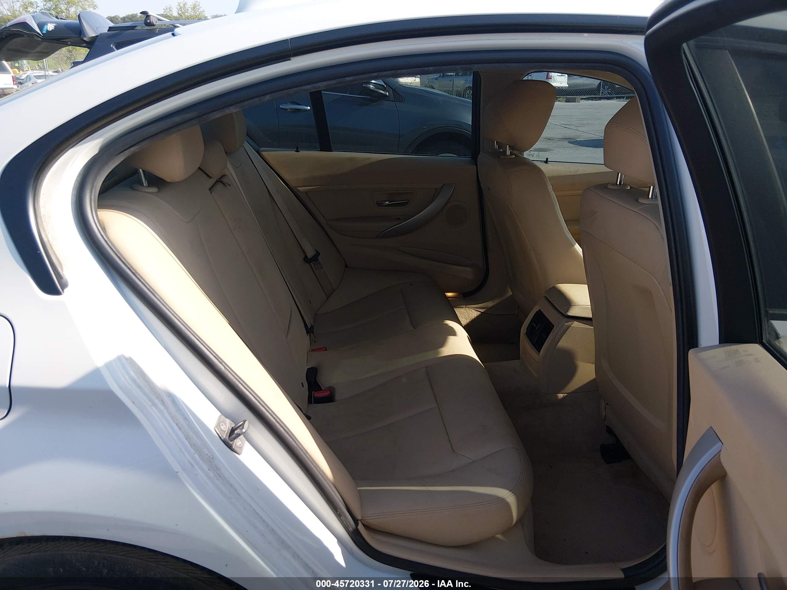 2015 Bmw 320i Xdrive White vin: WBA3C3G5XFNS76489