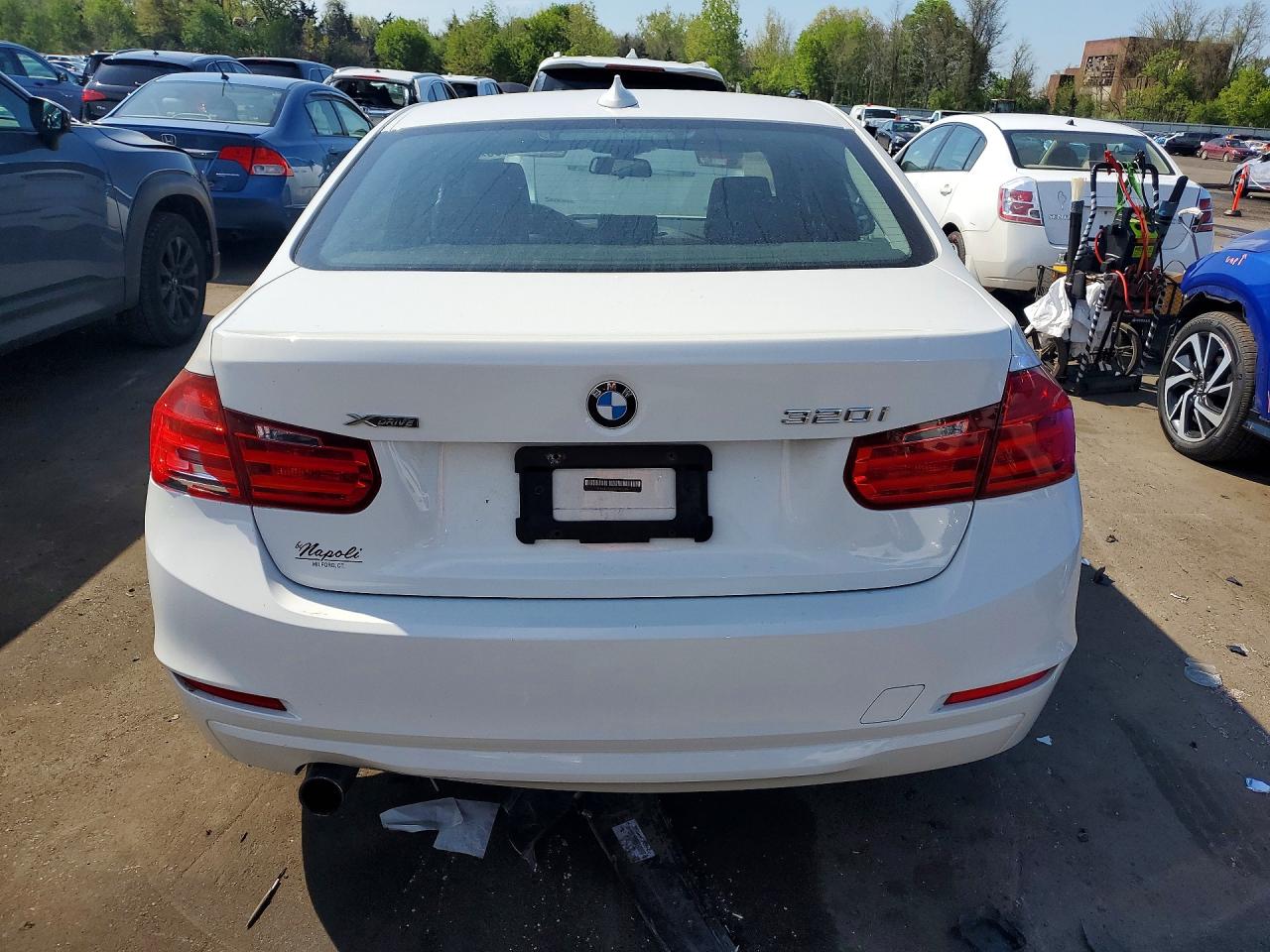 2015 Bmw 320 I Xdrive Белый vin: WBA3C3G5XFNT51014