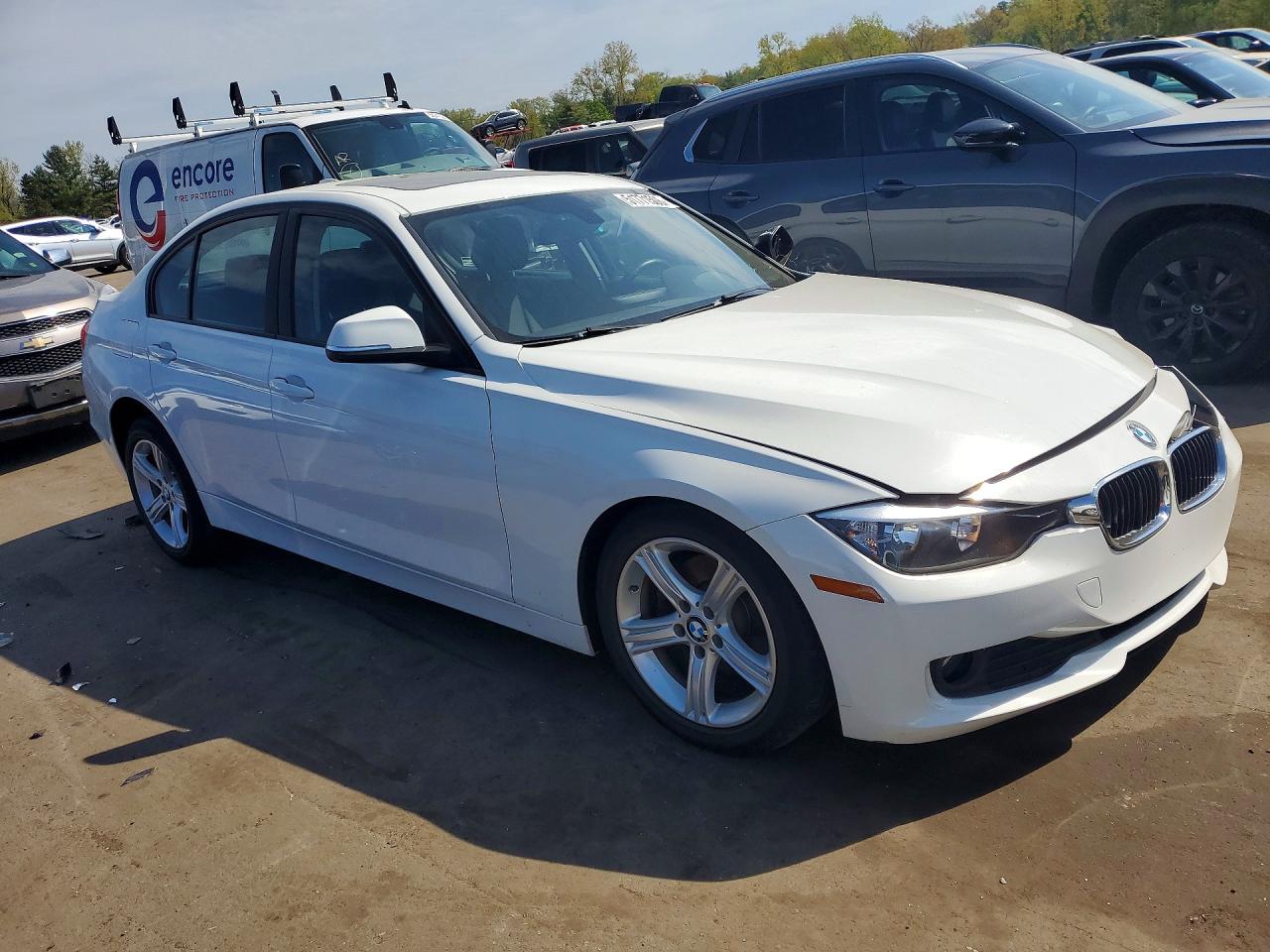 2015 Bmw 320 I Xdrive Белый vin: WBA3C3G5XFNT51014