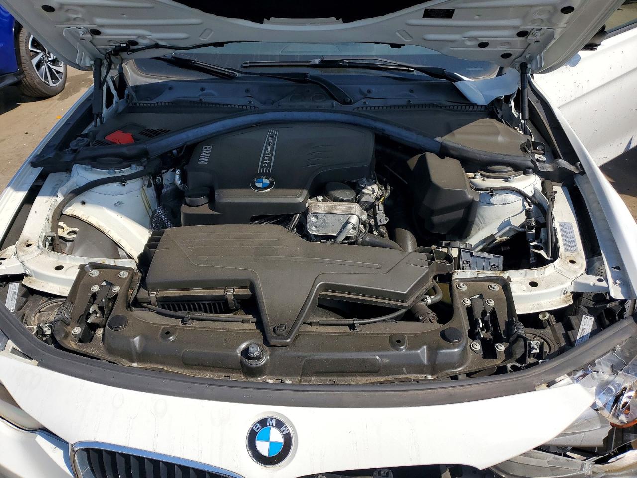 2015 Bmw 320 I Xdrive Белый vin: WBA3C3G5XFNT51014