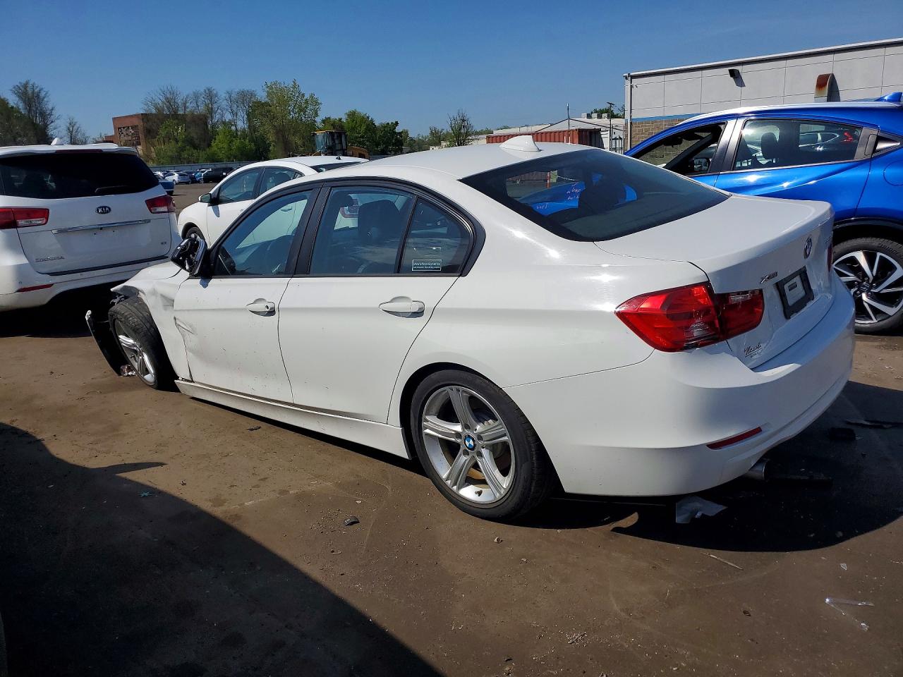 2015 Bmw 320 I Xdrive Белый vin: WBA3C3G5XFNT51014