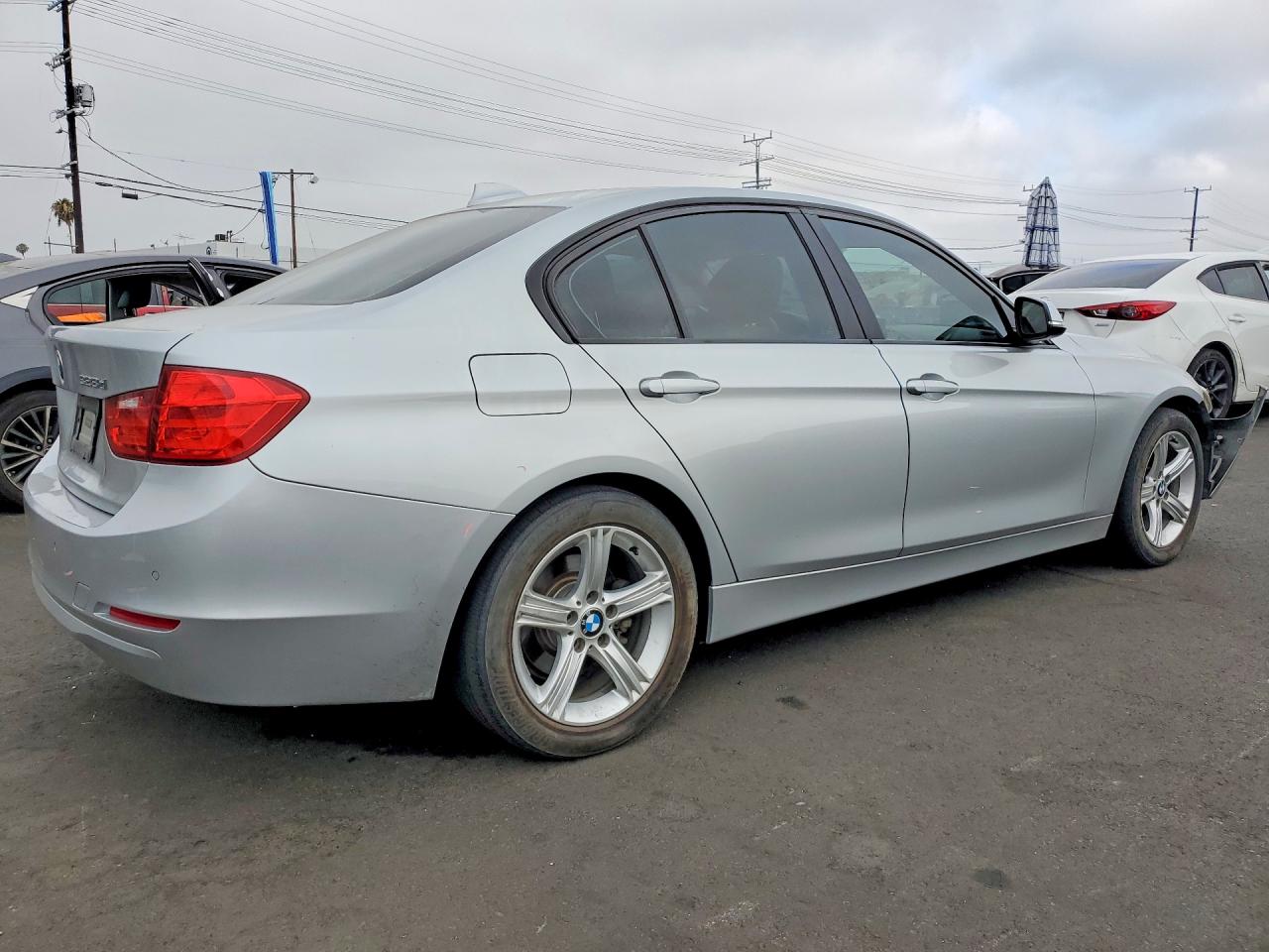 2015 Bmw 328 D Серебряный vin: WBA3D3C5XFK158379