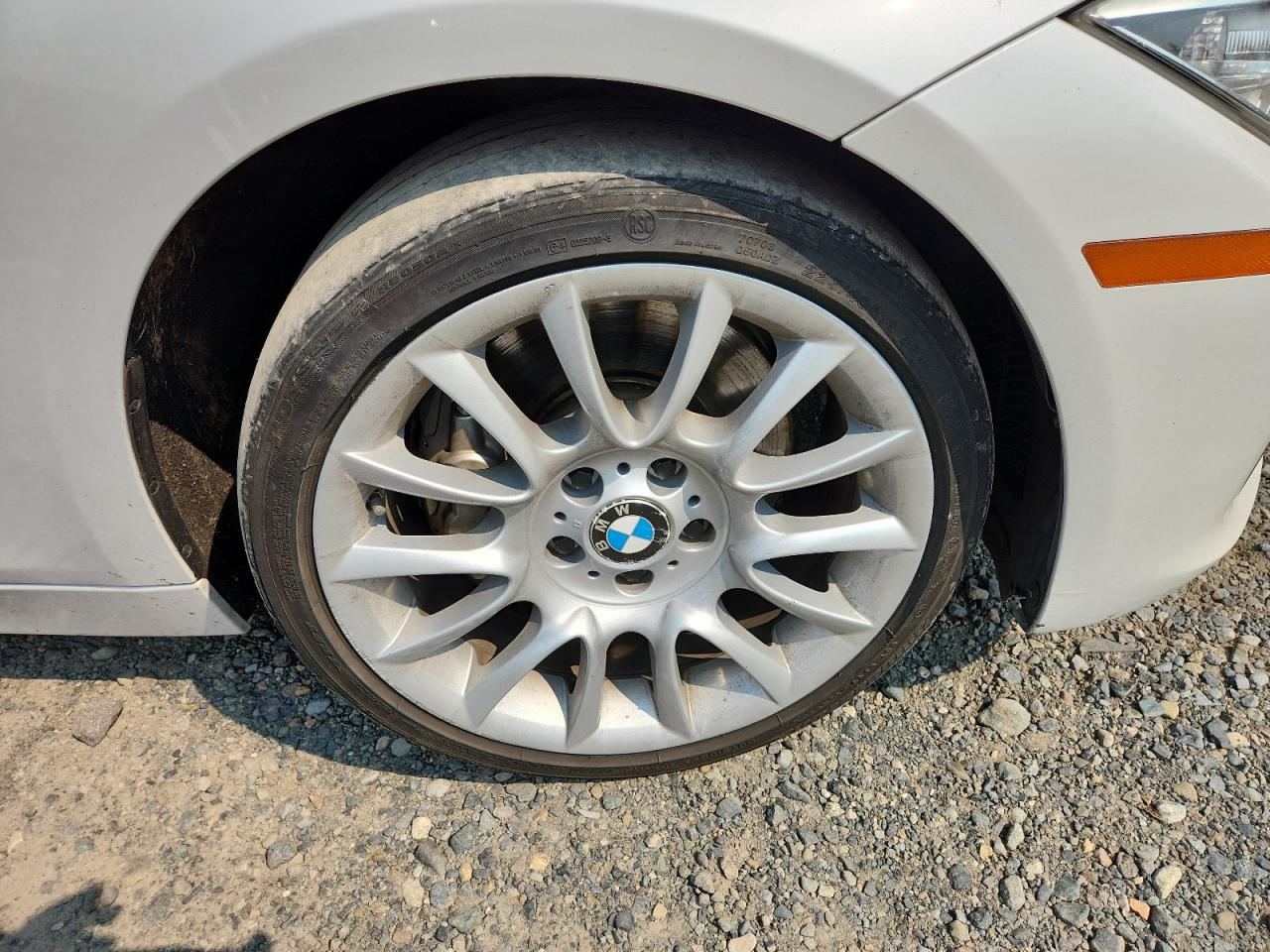 2013 Bmw Activehybrid 3 White vin: WBA3F9C59DF484404 Damage: Right Front Wheel, Curb Rash, > 12 Inches