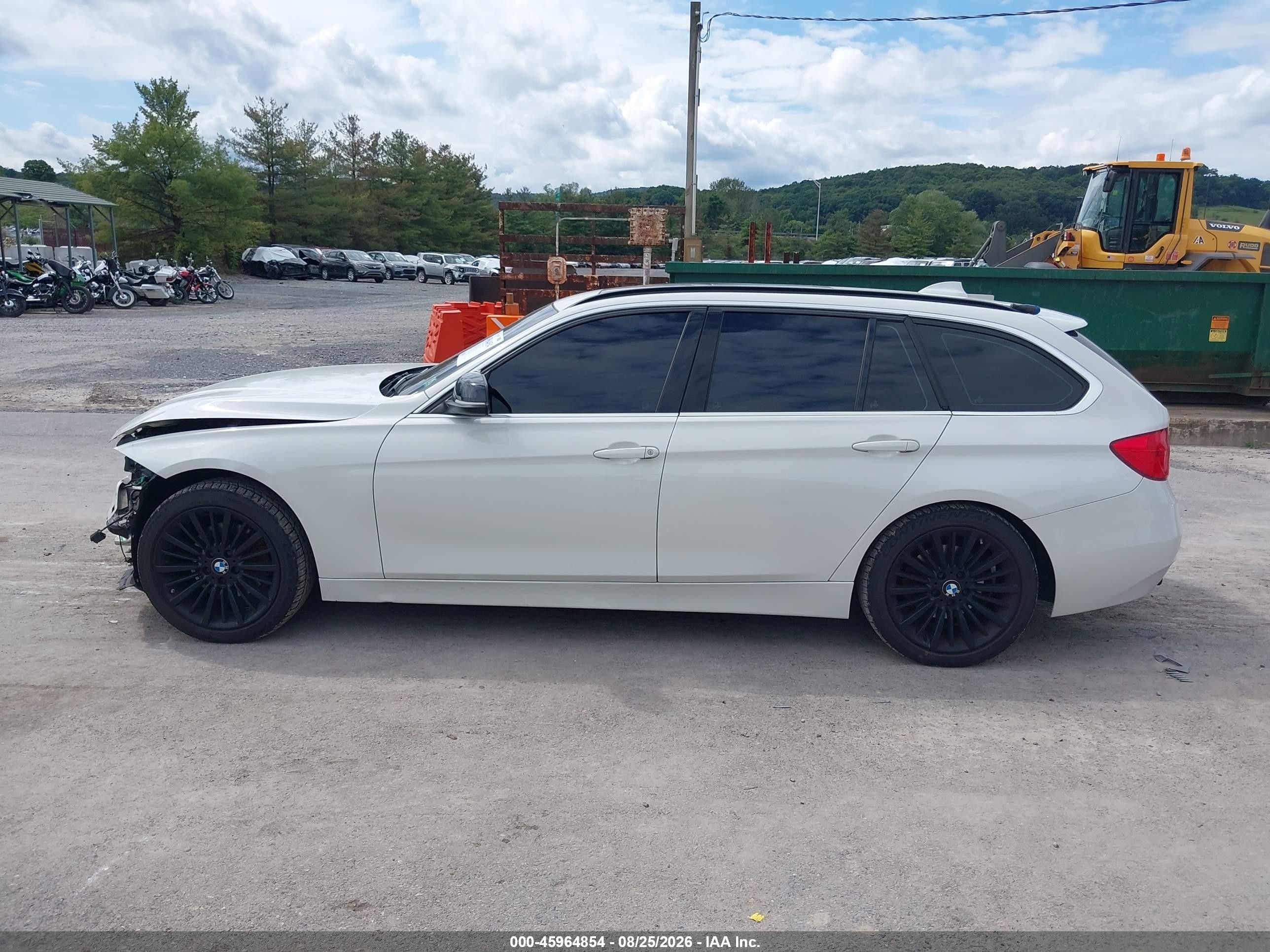 2014 Bmw 328i Xdrive White vin: WBA3G7C55EKN36007