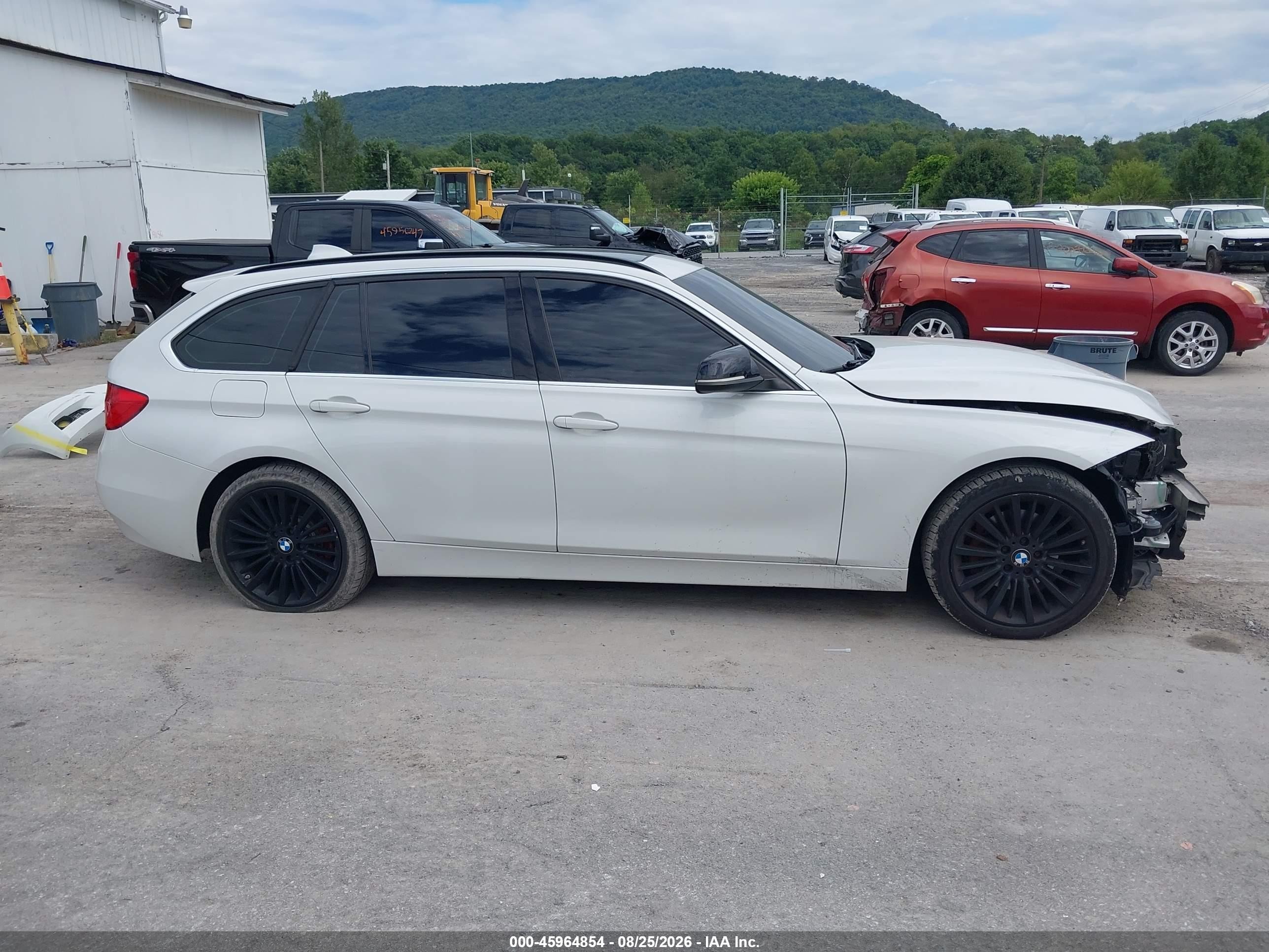 2014 Bmw 328i Xdrive White vin: WBA3G7C55EKN36007