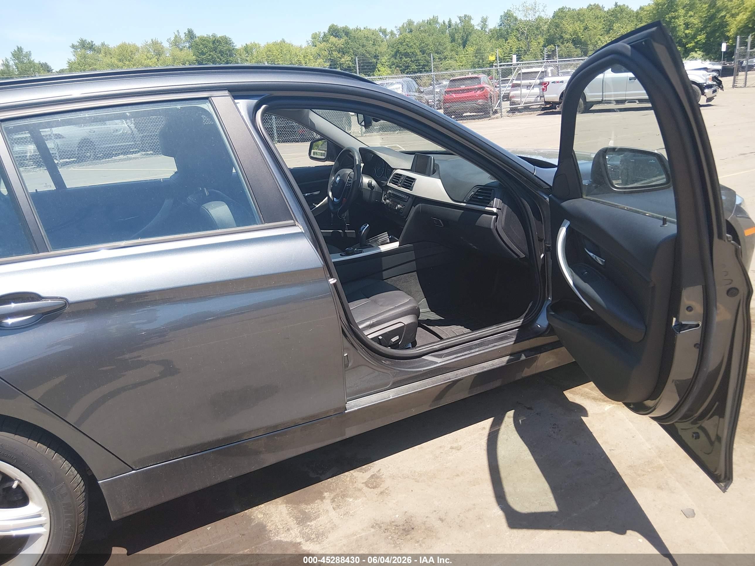 2014 Bmw 328i Xdrive Серый vin: WBA3G7C55EKN37996