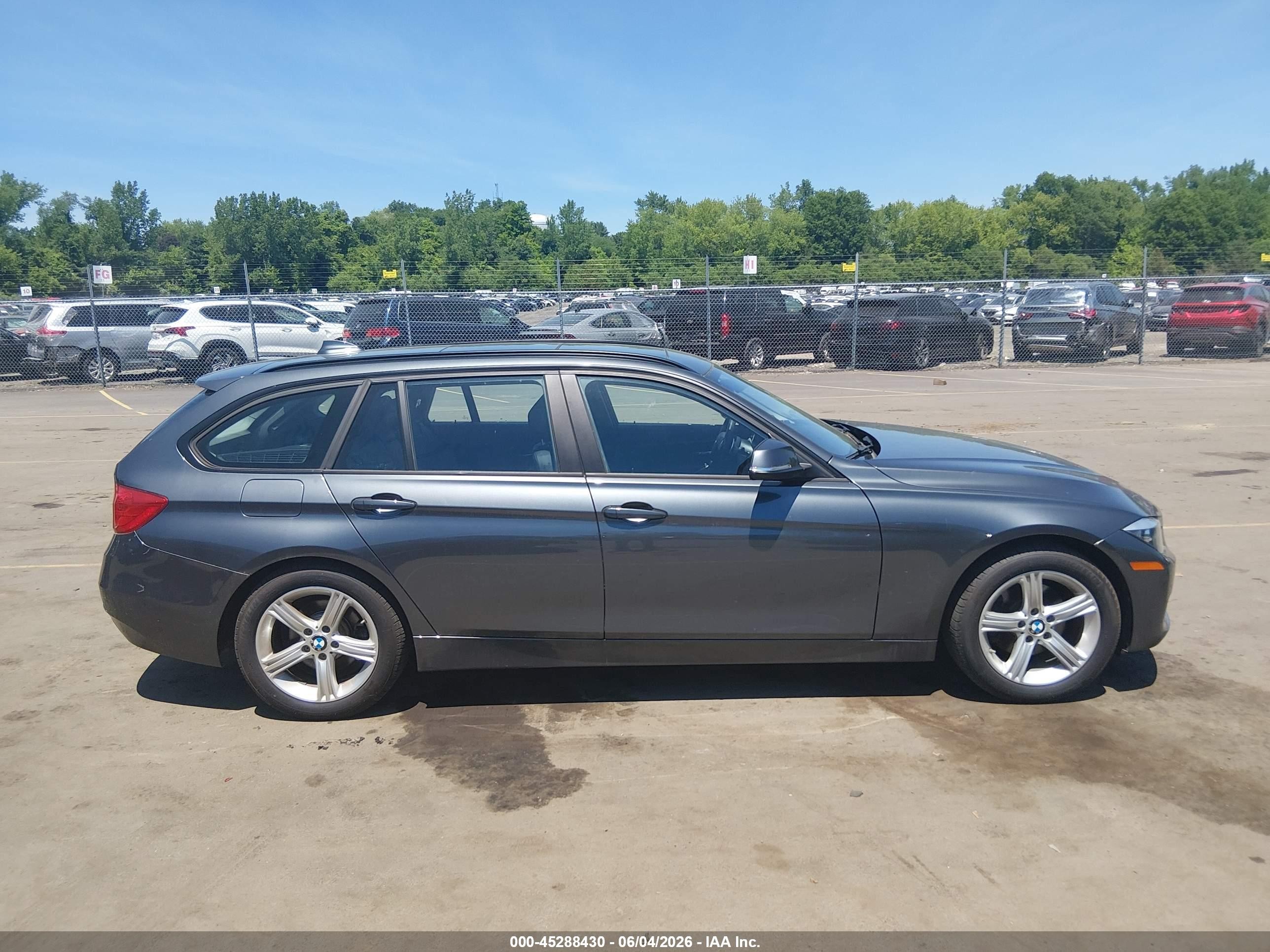 2014 Bmw 328i Xdrive Серый vin: WBA3G7C55EKN37996