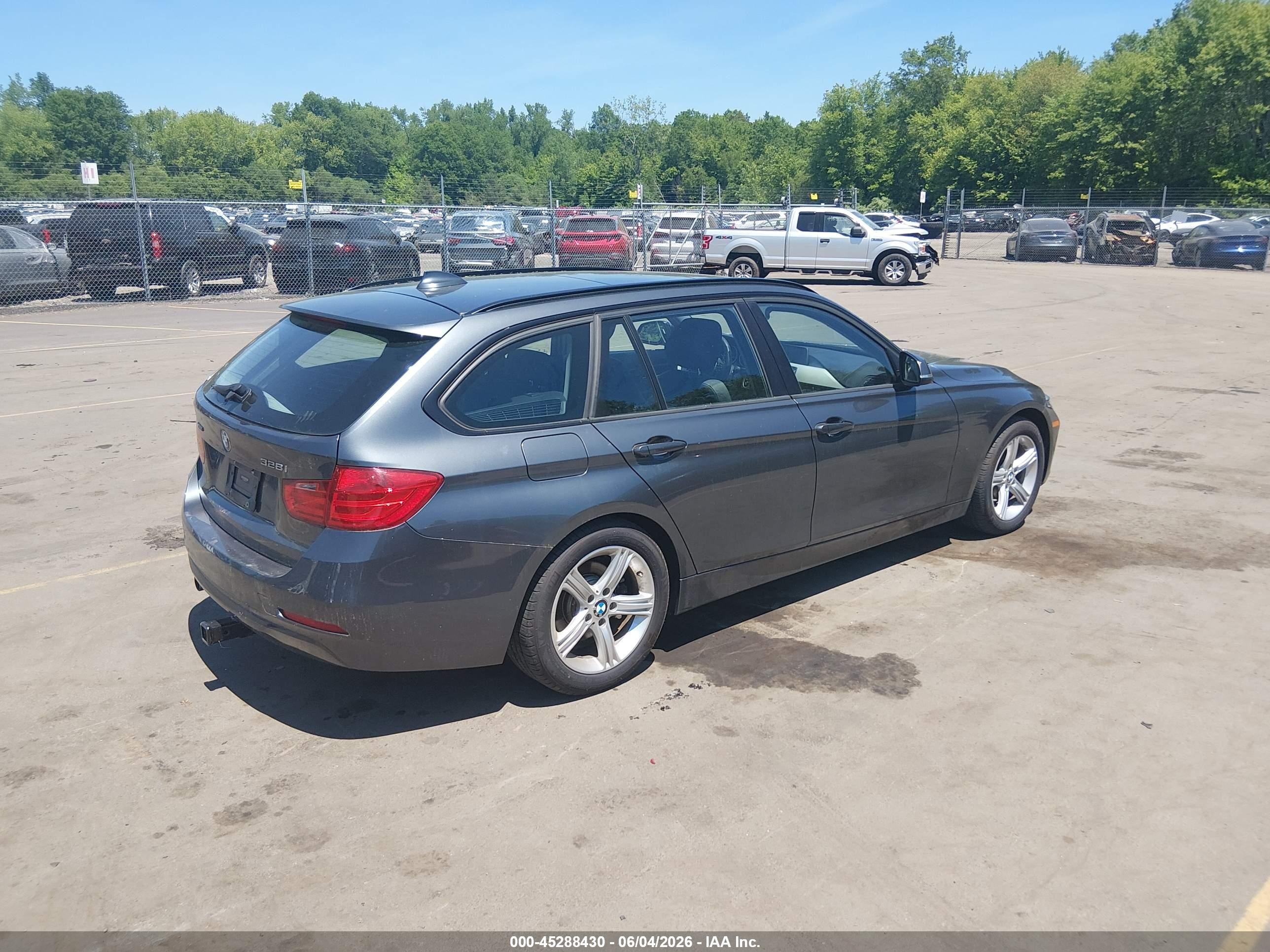 2014 Bmw 328i Xdrive Серый vin: WBA3G7C55EKN37996