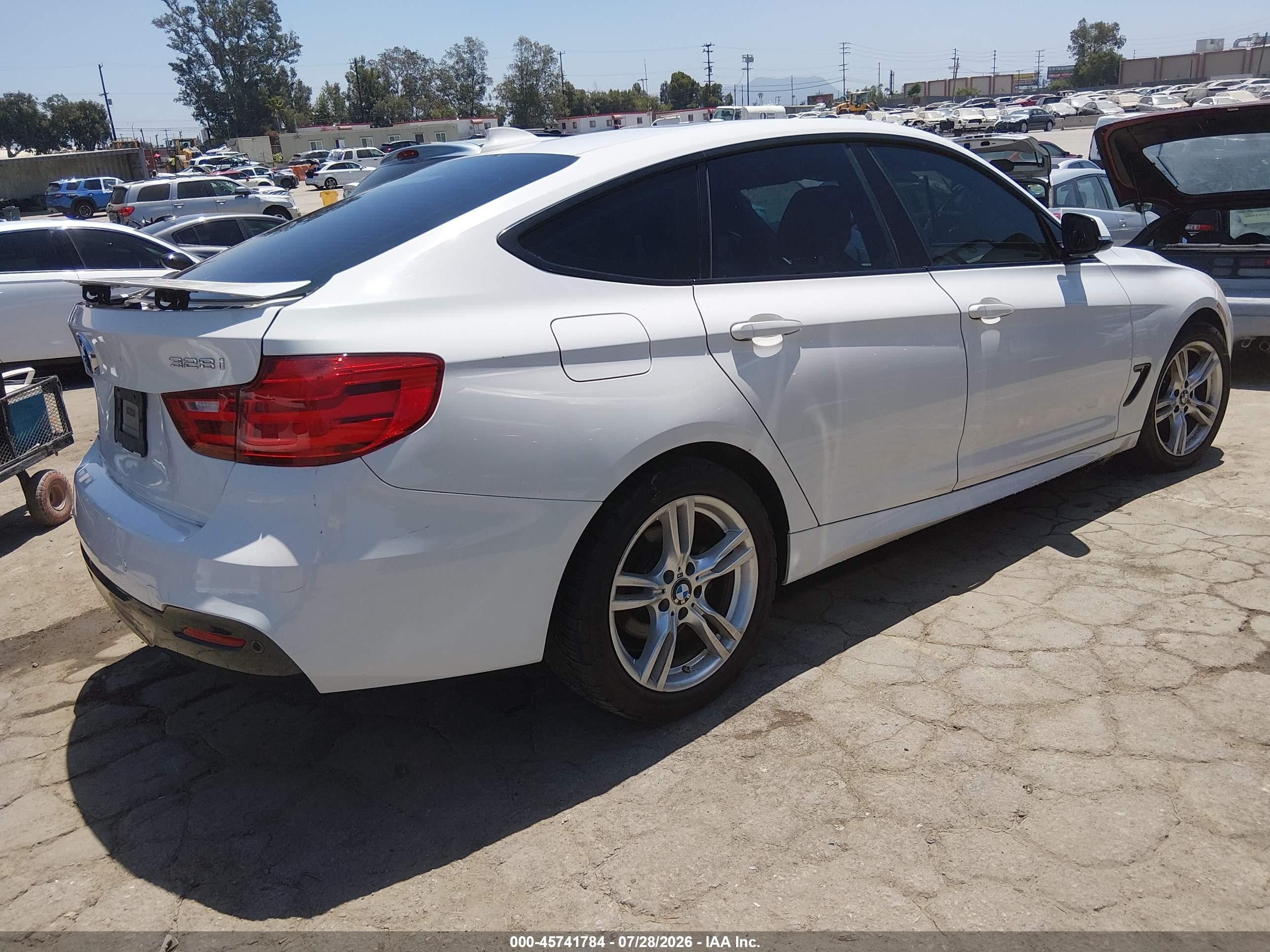2015 Bmw 328i Gran Turismo Xdrive White vin: WBA3X5C56FD561301