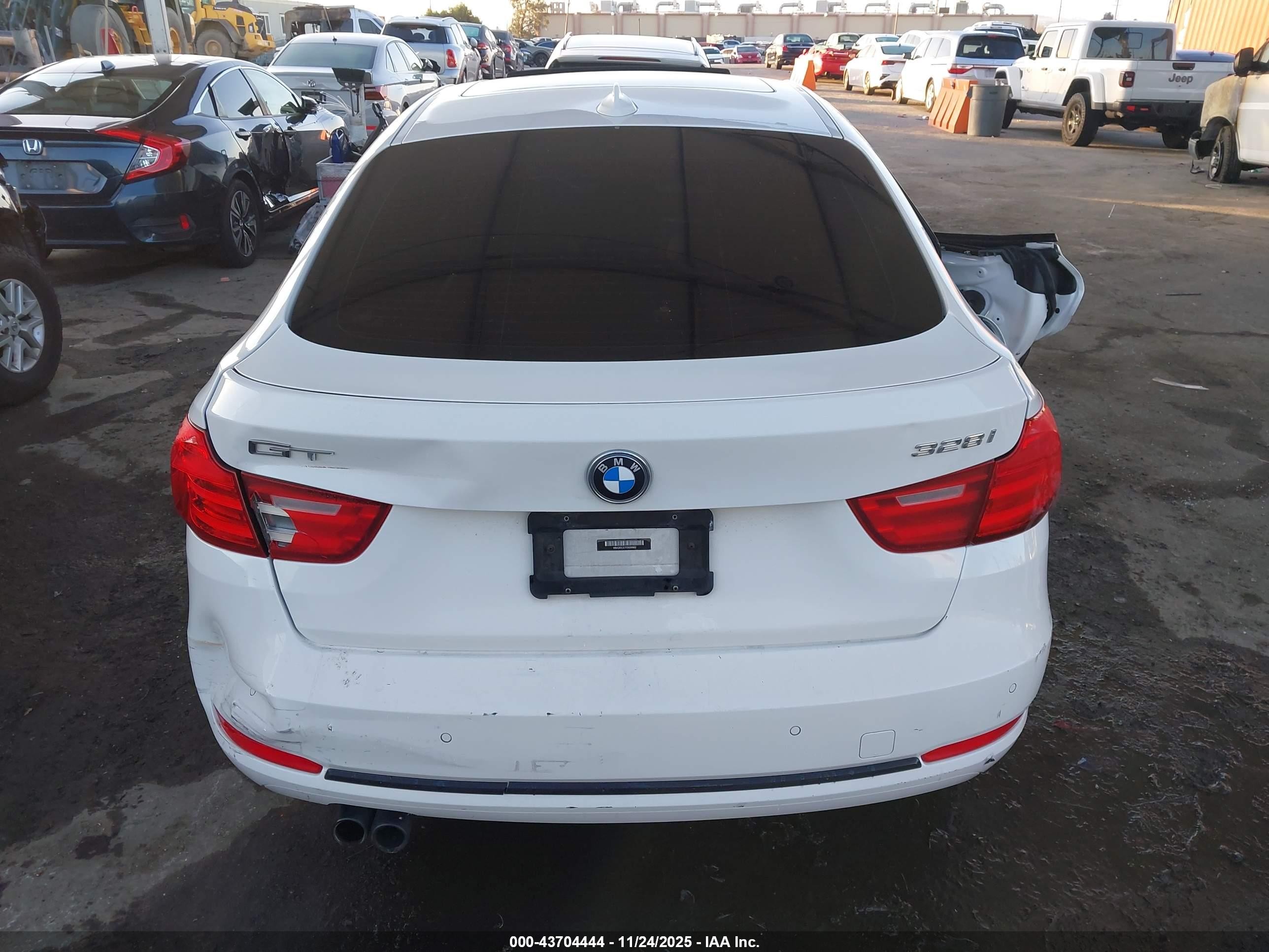 2015 Bmw 328i Gran Turismo Xdrive White vin: WBA3X5C57FD559962