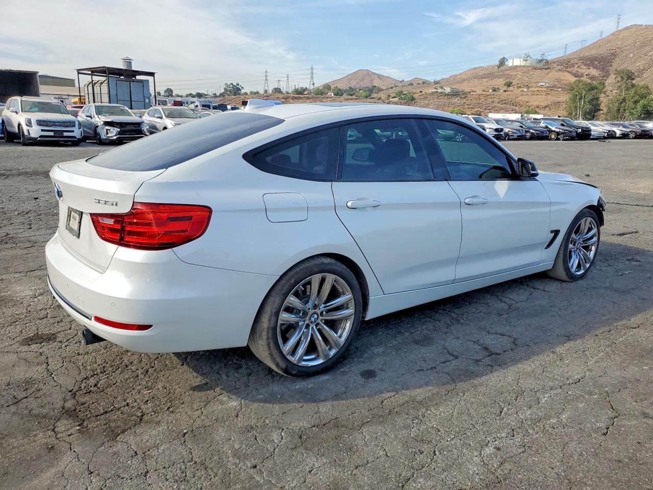 2014 Bmw 335 Xigt White vin: WBA3X9C55ED152874