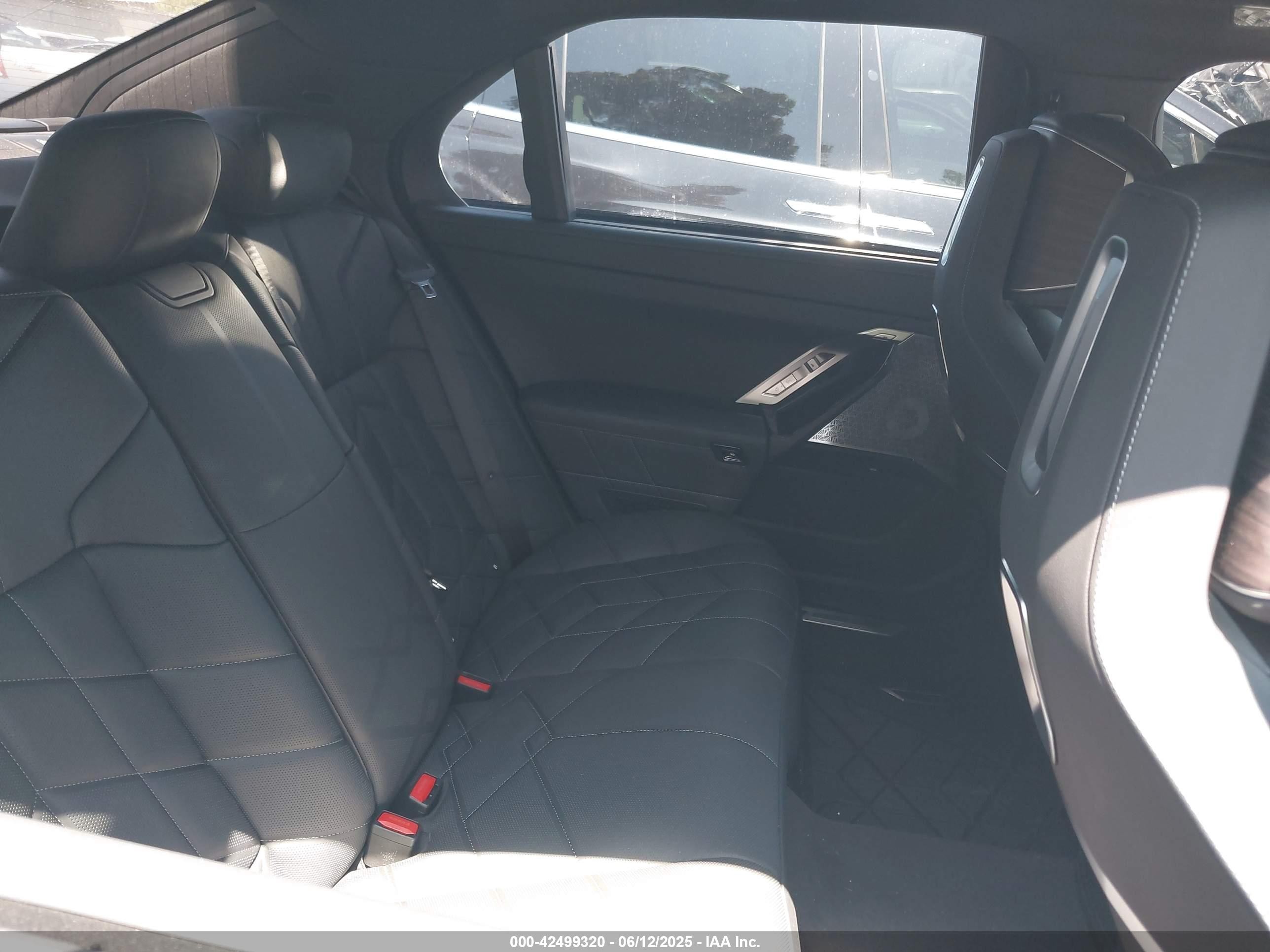 2024 Bmw 750e Xdrive White vin: WBA43EH07RCP32323