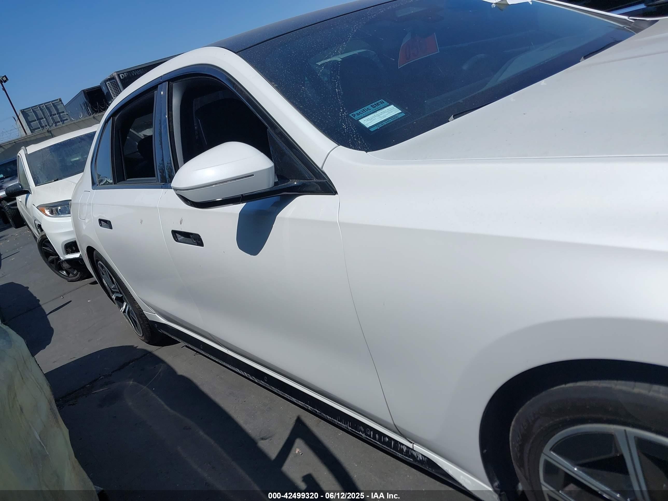 2024 Bmw 750e Xdrive White vin: WBA43EH07RCP32323