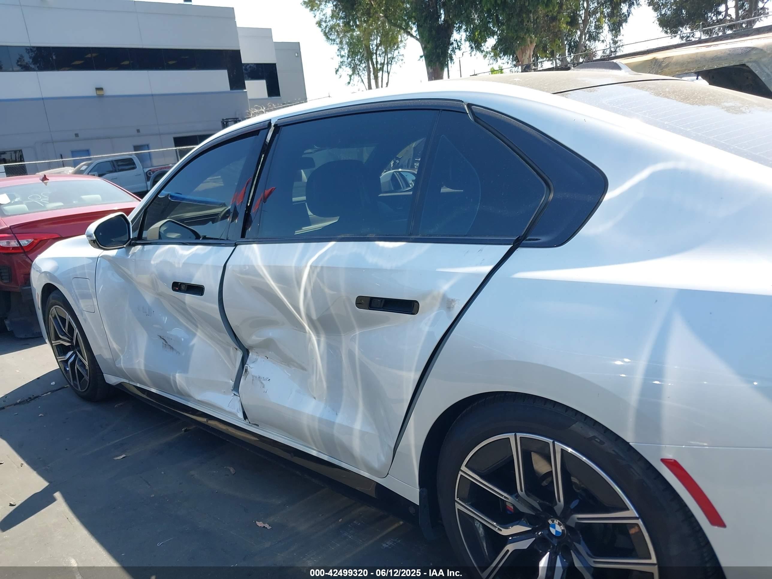 2024 Bmw 750e Xdrive White vin: WBA43EH07RCP32323