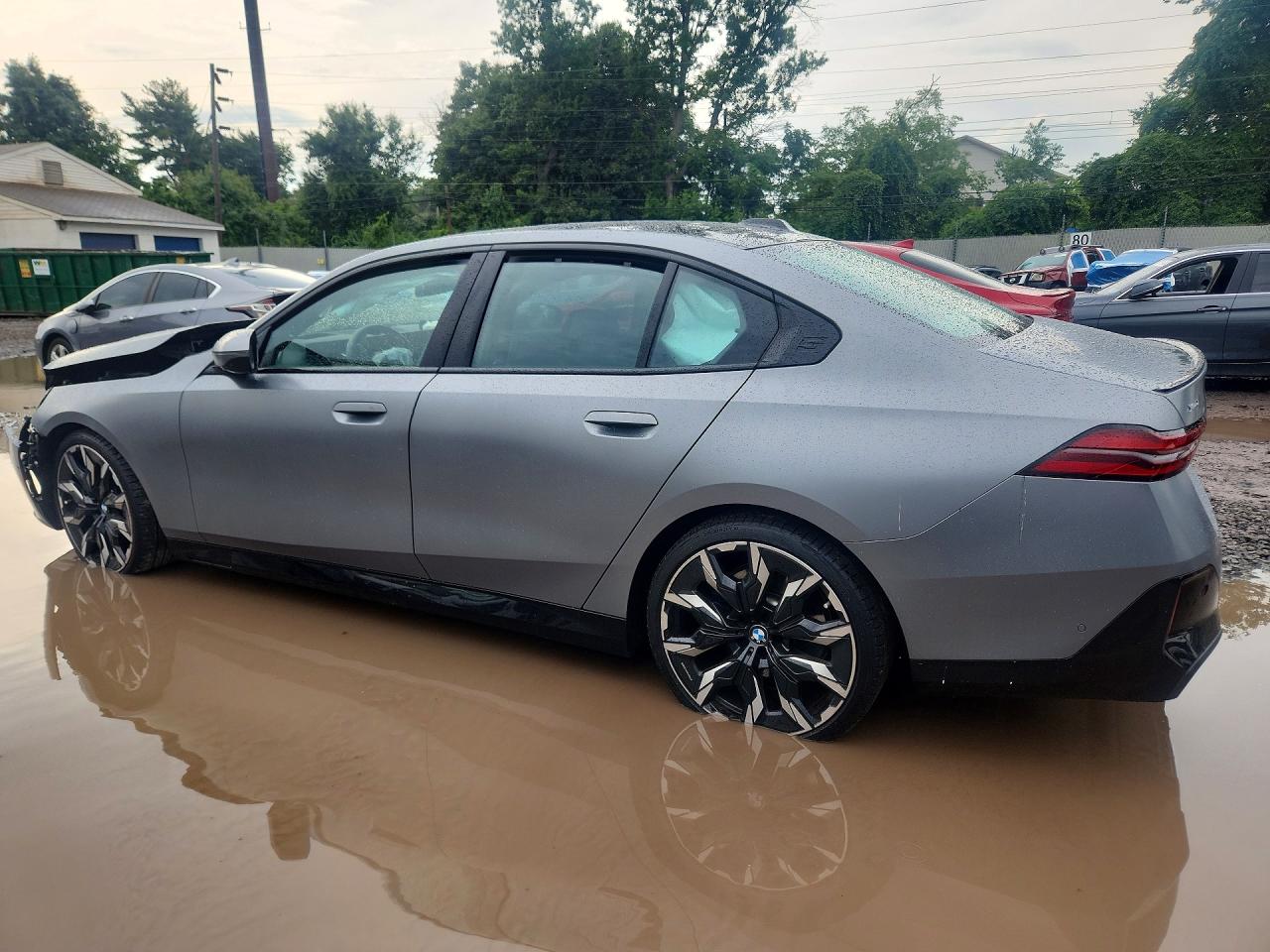 2024 Bmw 530 Xi Gray vin: WBA53FJ08RCP92695