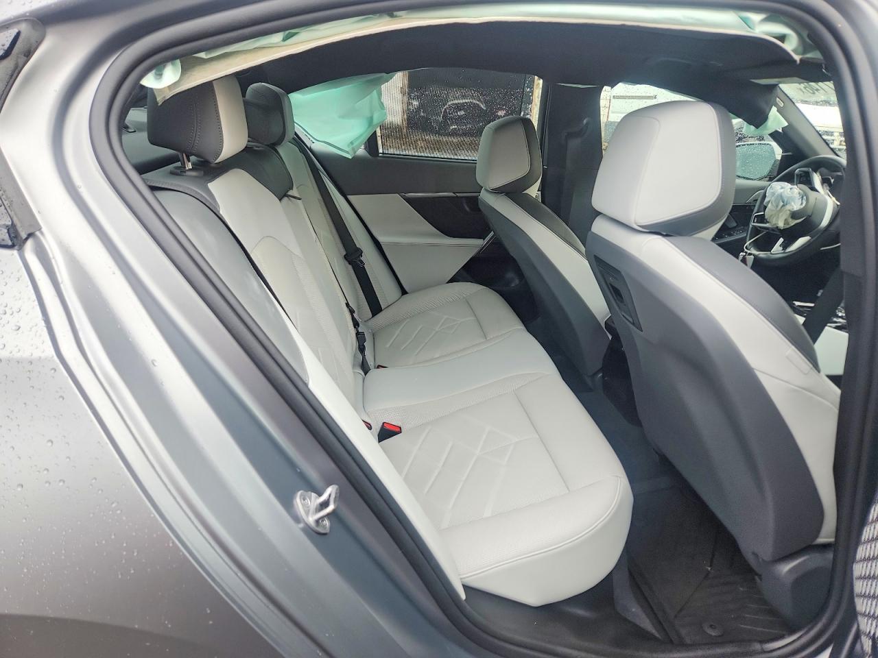 2024 Bmw 530 Xi Gray vin: WBA53FJ08RCP92695