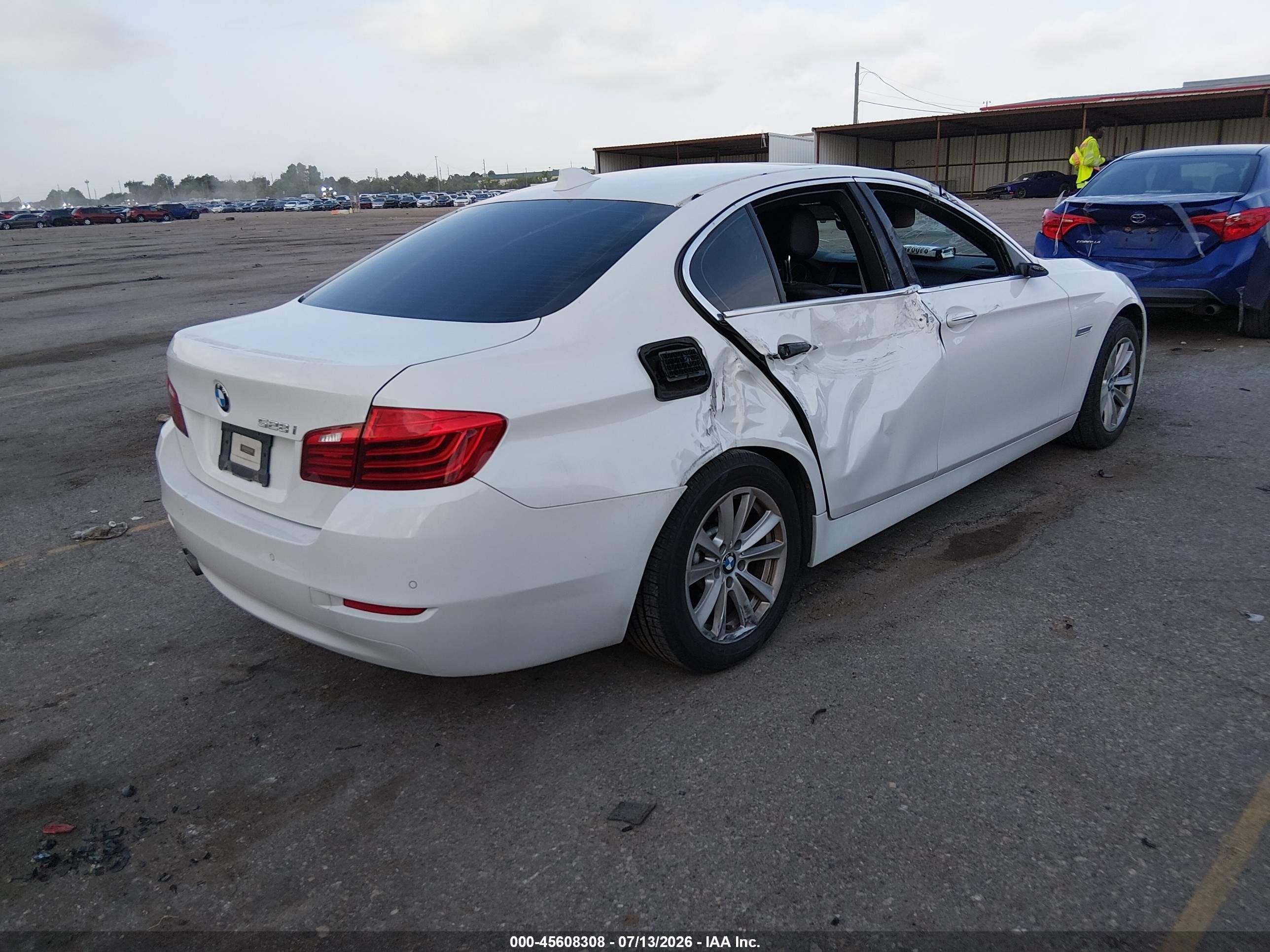 2014 Bmw 528i   White vin: WBA5A5C52ED500259