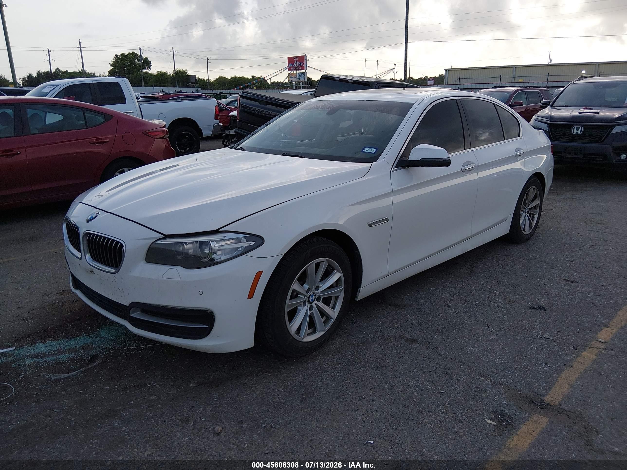 2014 Bmw 528i   White vin: WBA5A5C52ED500259