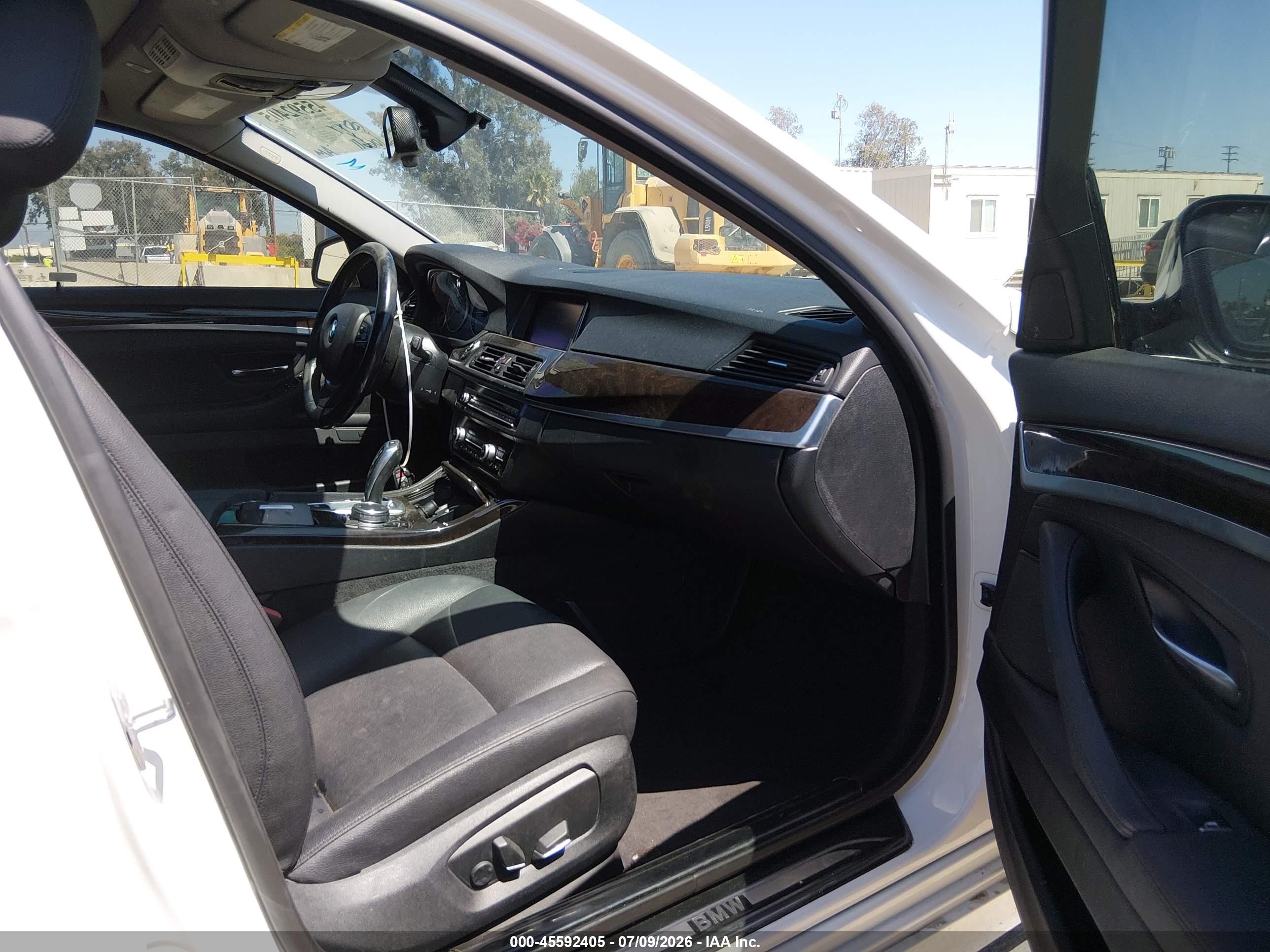 2015 Bmw 528i   White vin: WBA5A5C52FD516608