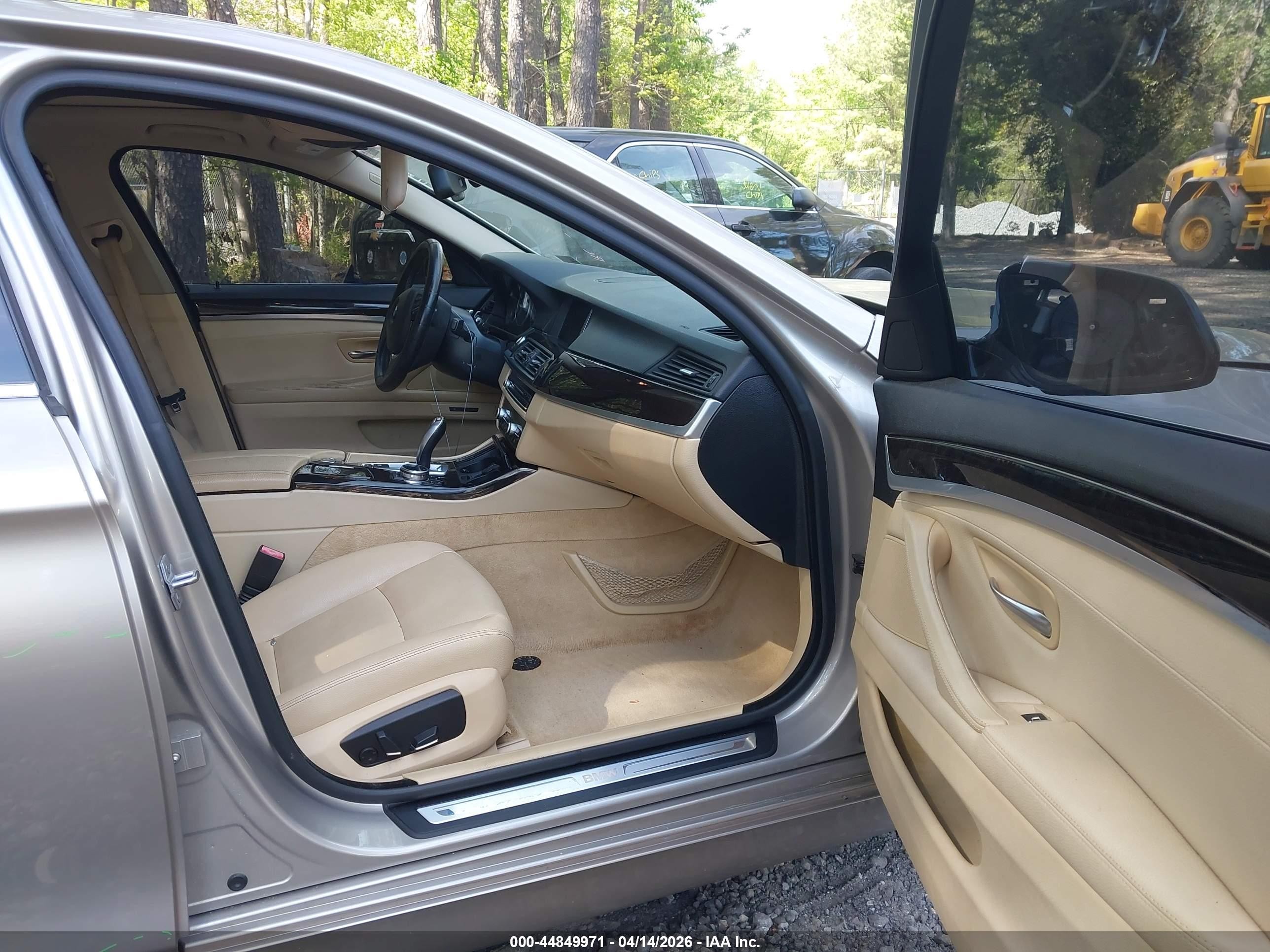 2015 Bmw 528i Gold vin: WBA5A5C54FD513287