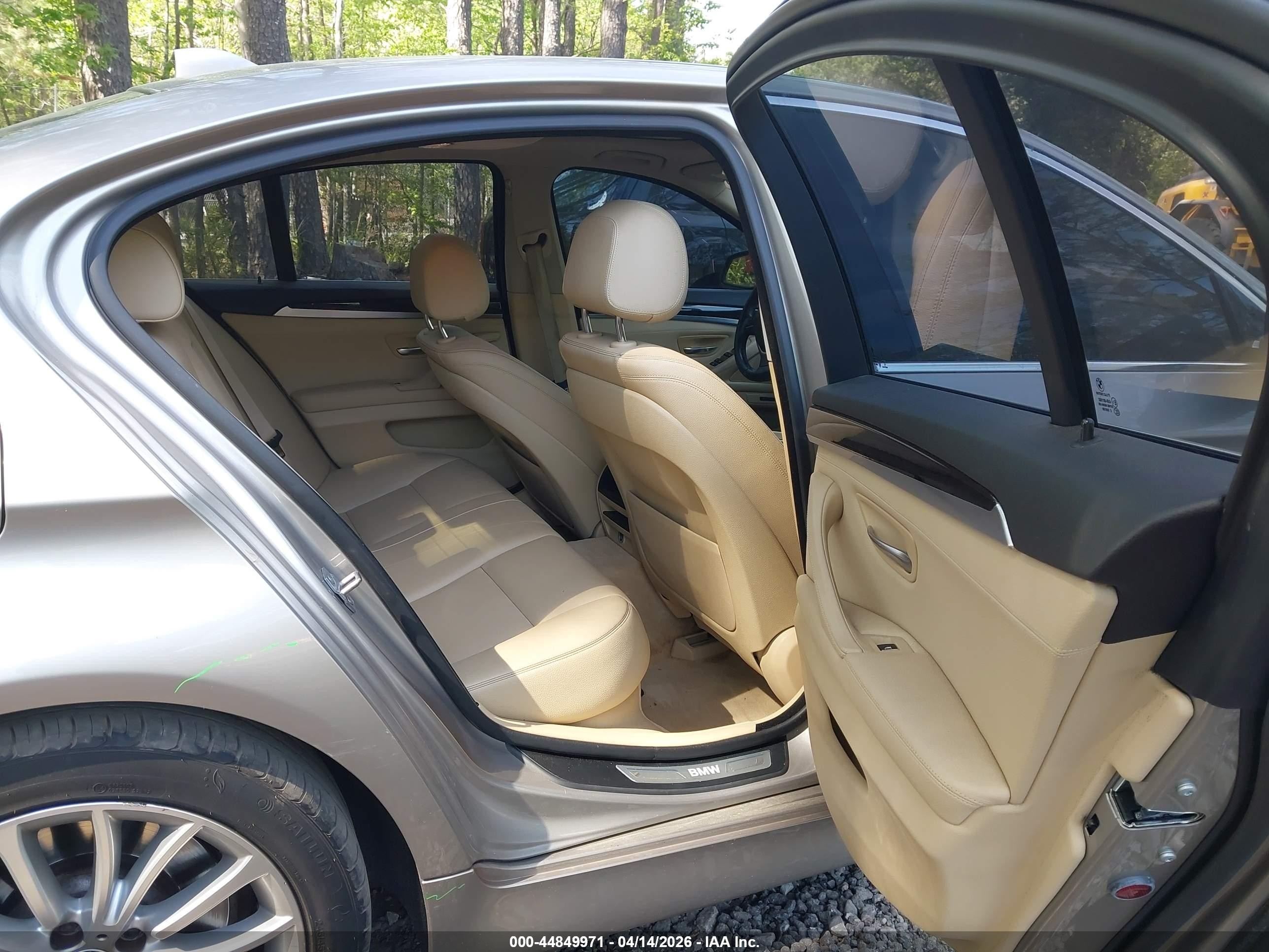 2015 Bmw 528i Gold vin: WBA5A5C54FD513287