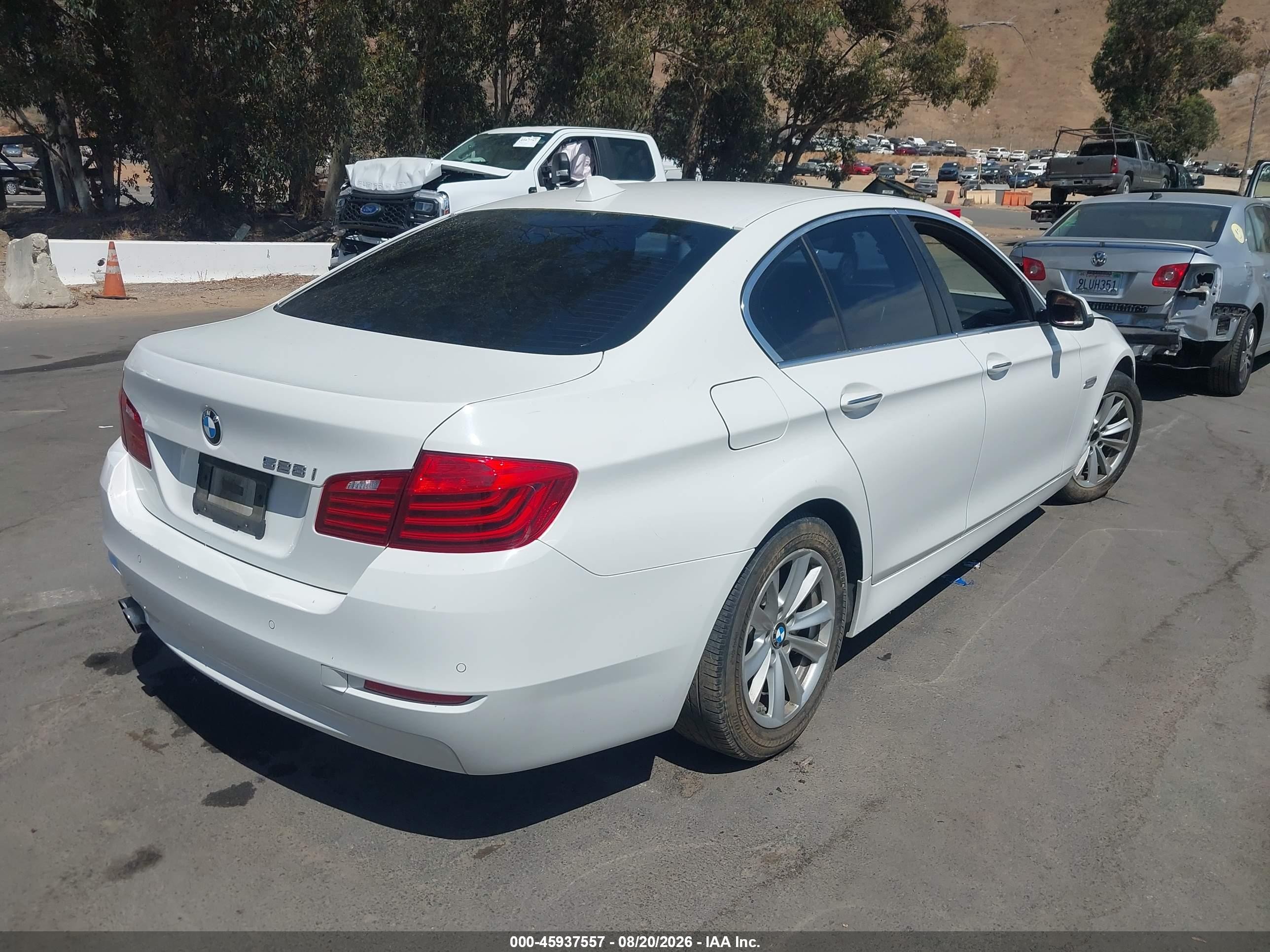 2014 Bmw 528i   White vin: WBA5A5C56ED503956