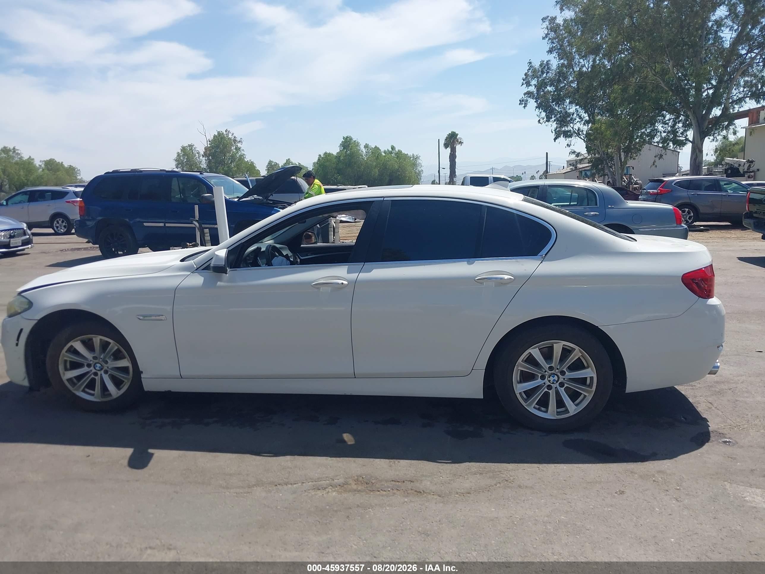 2014 Bmw 528i   White vin: WBA5A5C56ED503956