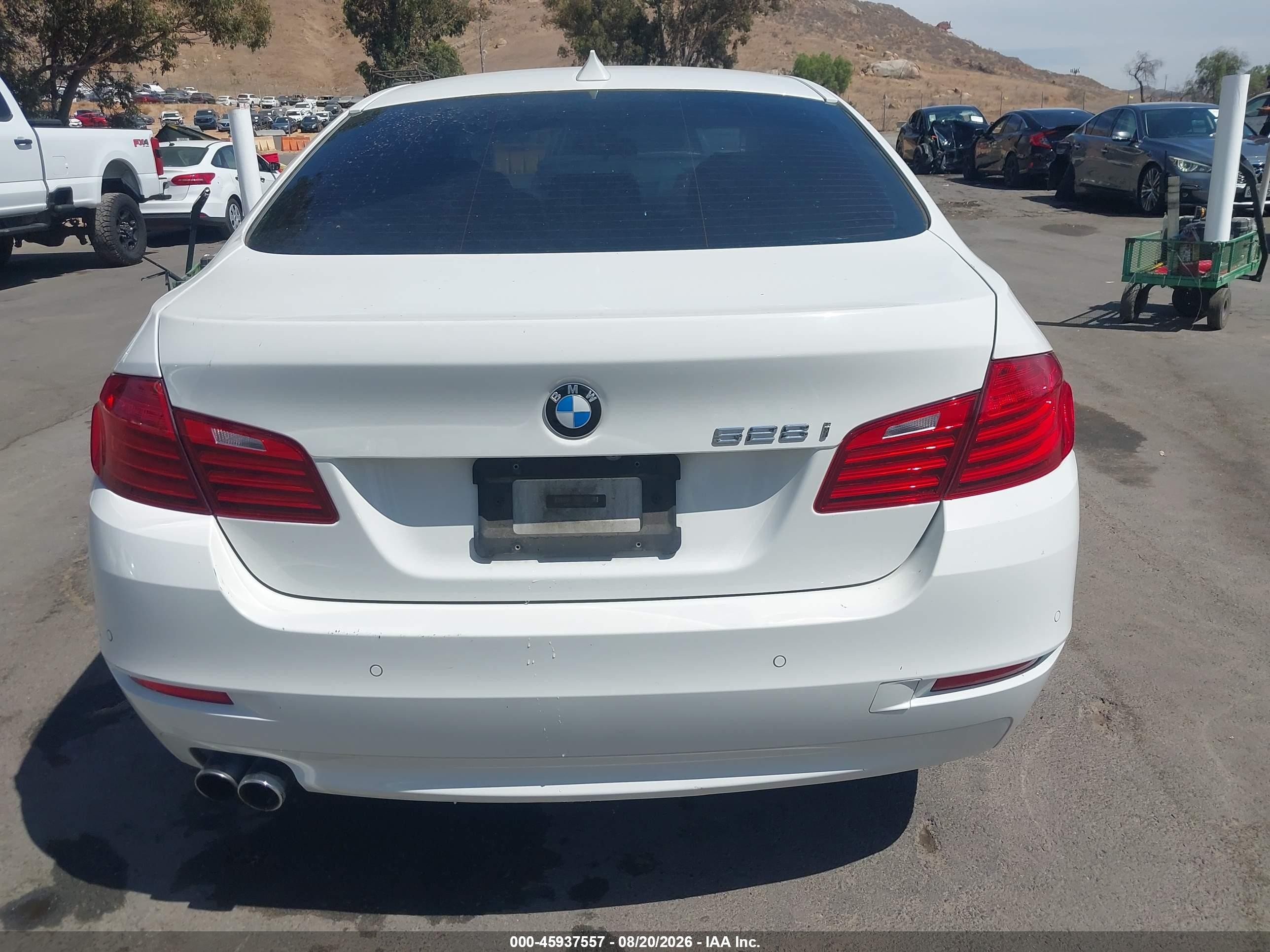 2014 Bmw 528i   White vin: WBA5A5C56ED503956