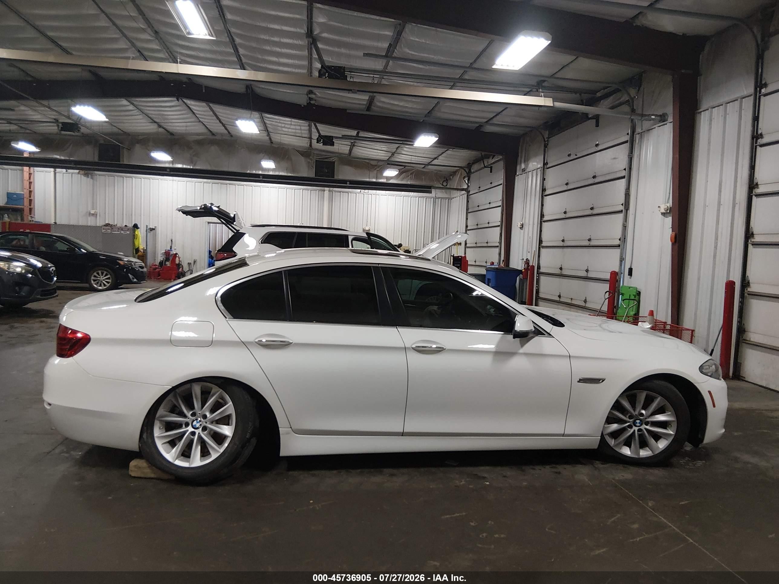 2014 Bmw 528i   White vin: WBA5A5C57ED020783