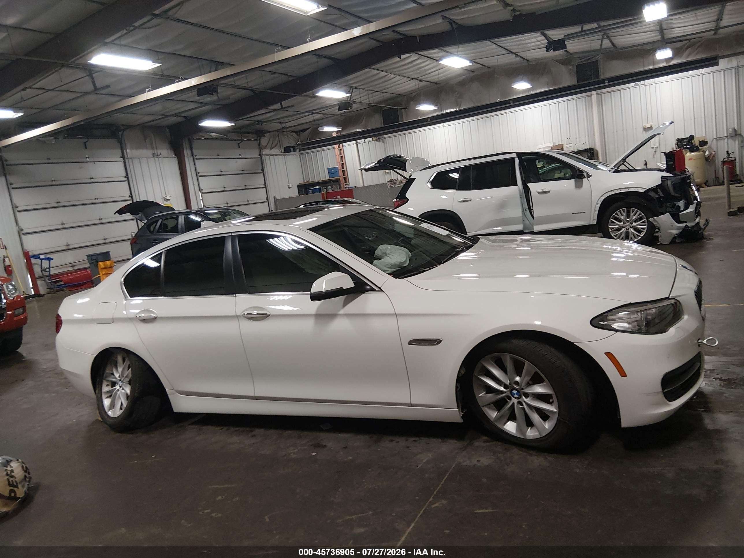 2014 Bmw 528i   White vin: WBA5A5C57ED020783