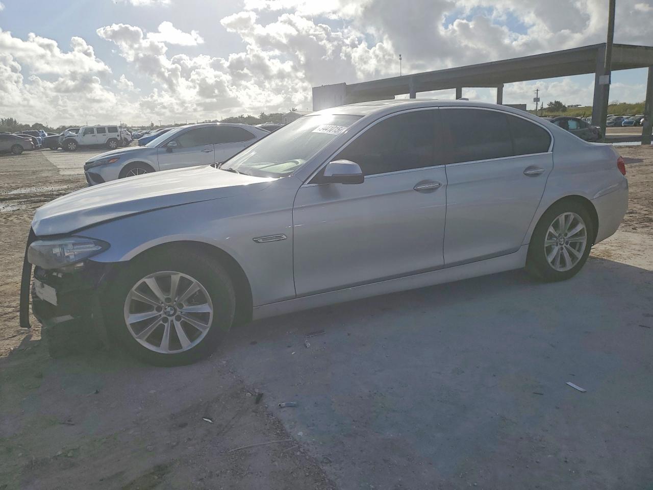 2014 Bmw Motorrad 528 Silver vin: WBA5A5C57ED502654