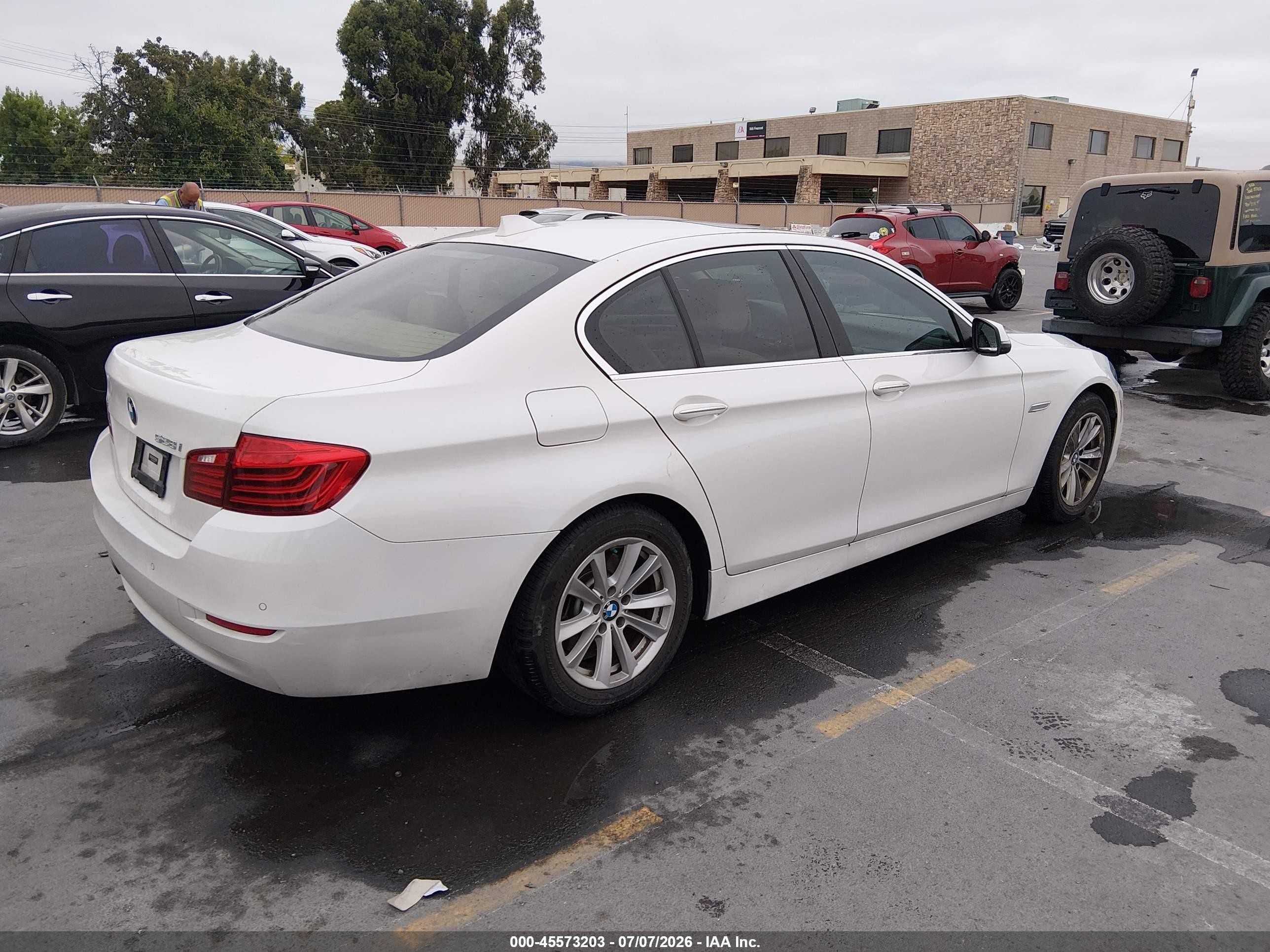 2014 Bmw 528i   White vin: WBA5A5C57ED503948