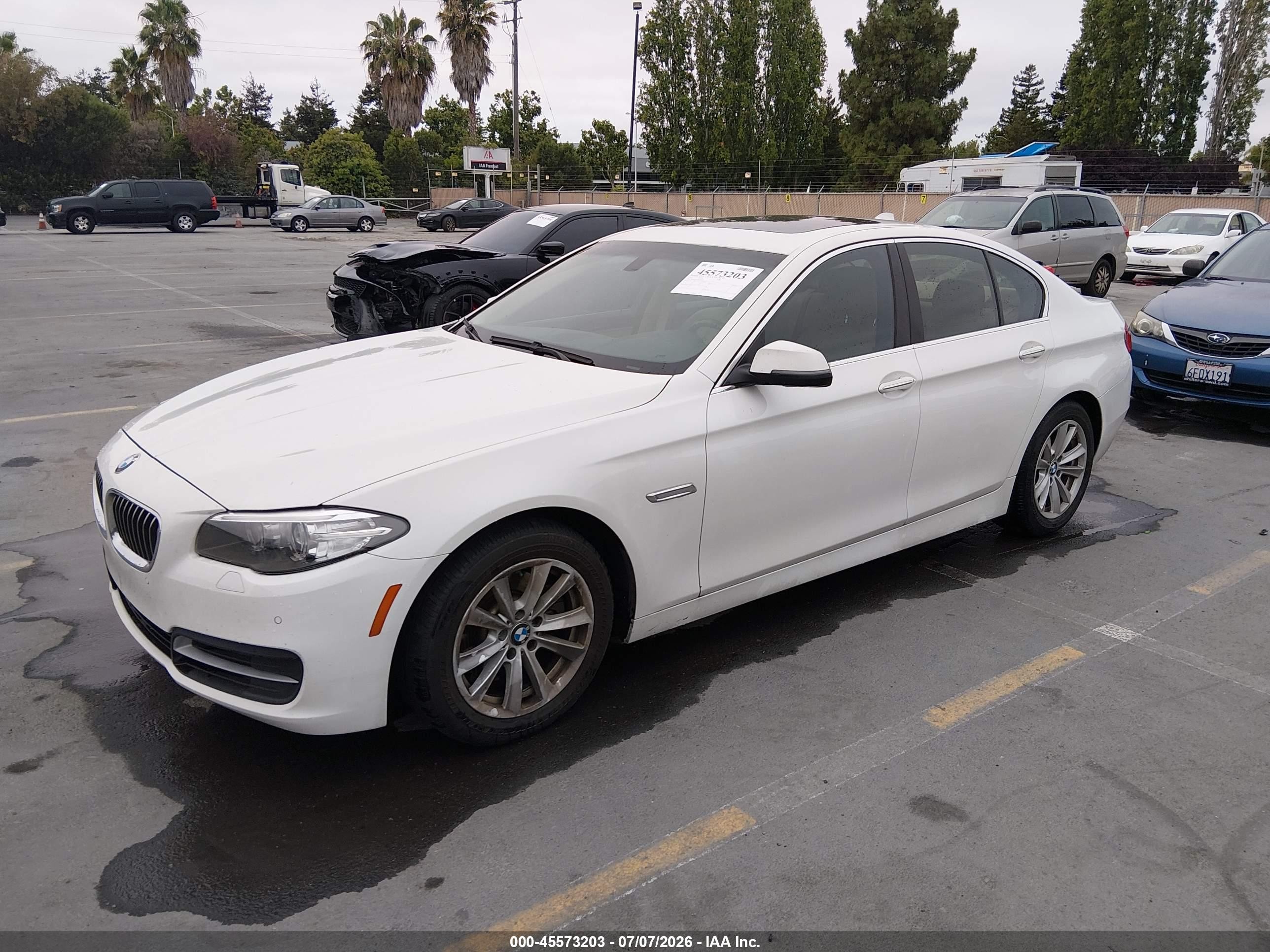 2014 Bmw 528i   White vin: WBA5A5C57ED503948
