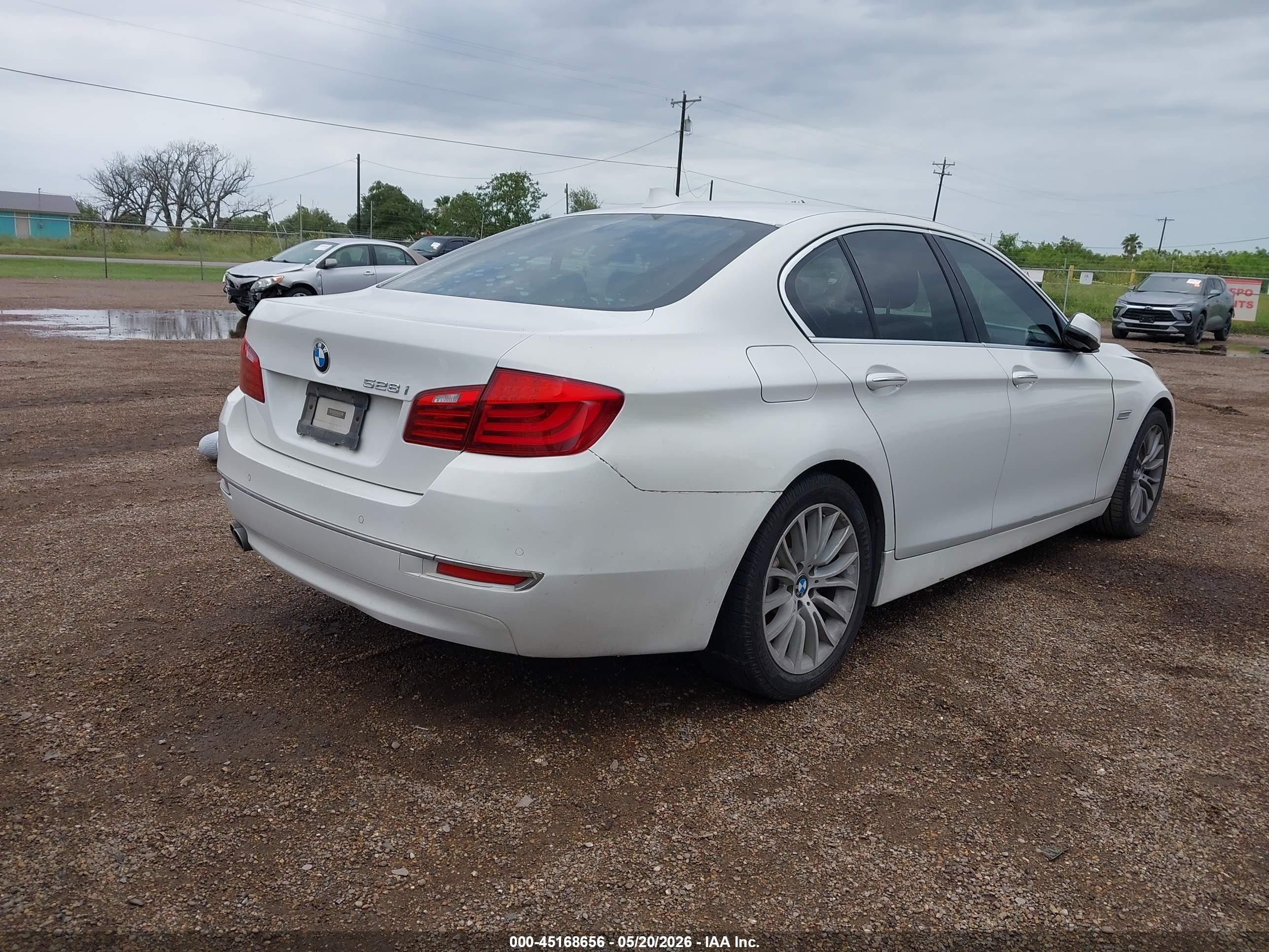 2014 Bmw 528i   Белый vin: WBA5A5C5XED501840