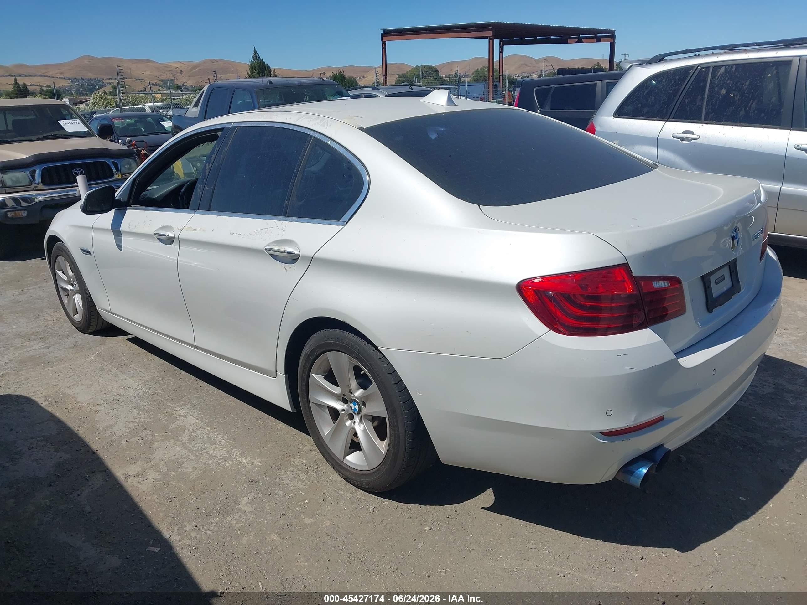 2015 Bmw 528i   White vin: WBA5A5C5XFD516419
