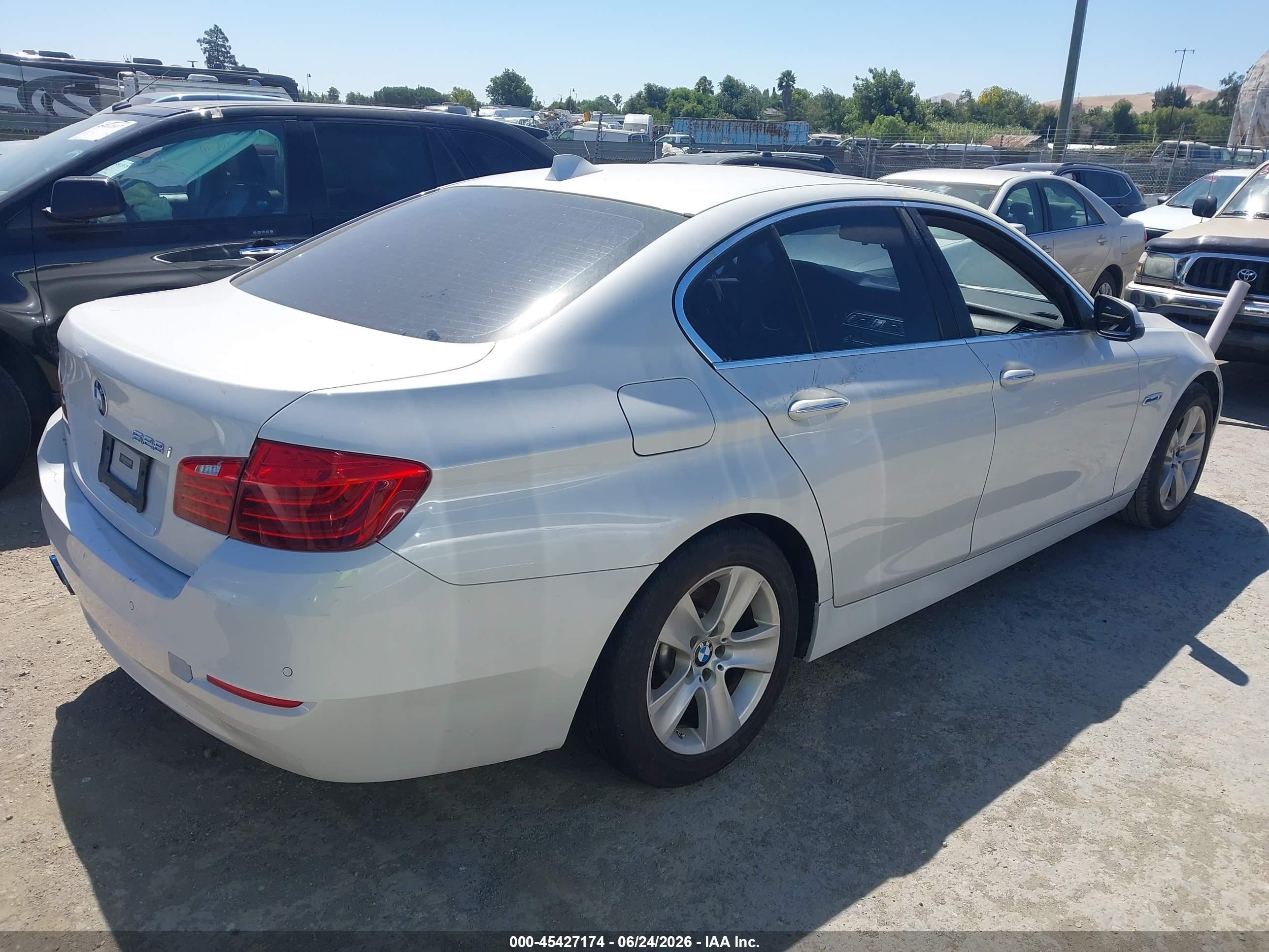 2015 Bmw 528i   White vin: WBA5A5C5XFD516419