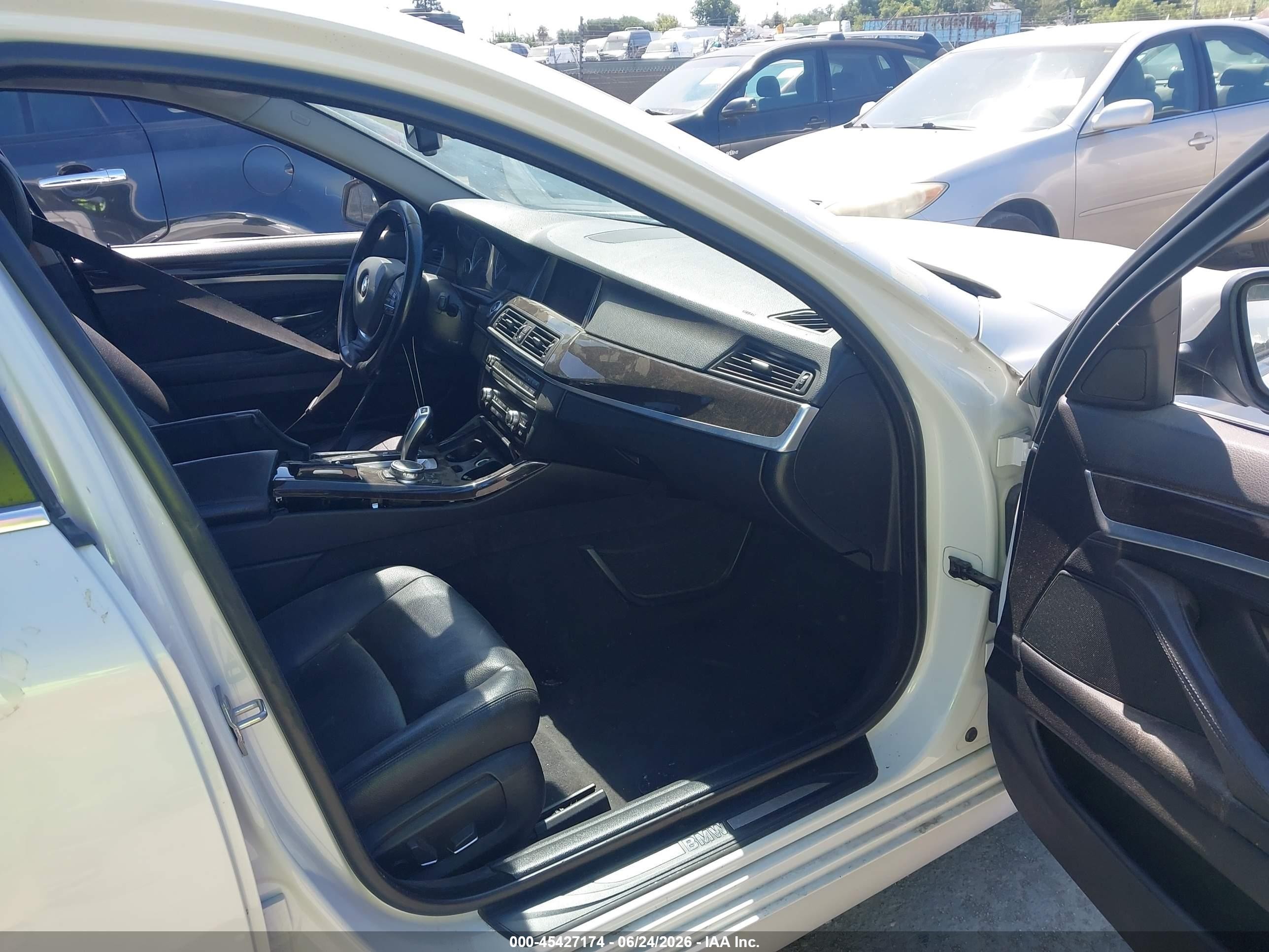 2015 Bmw 528i   White vin: WBA5A5C5XFD516419