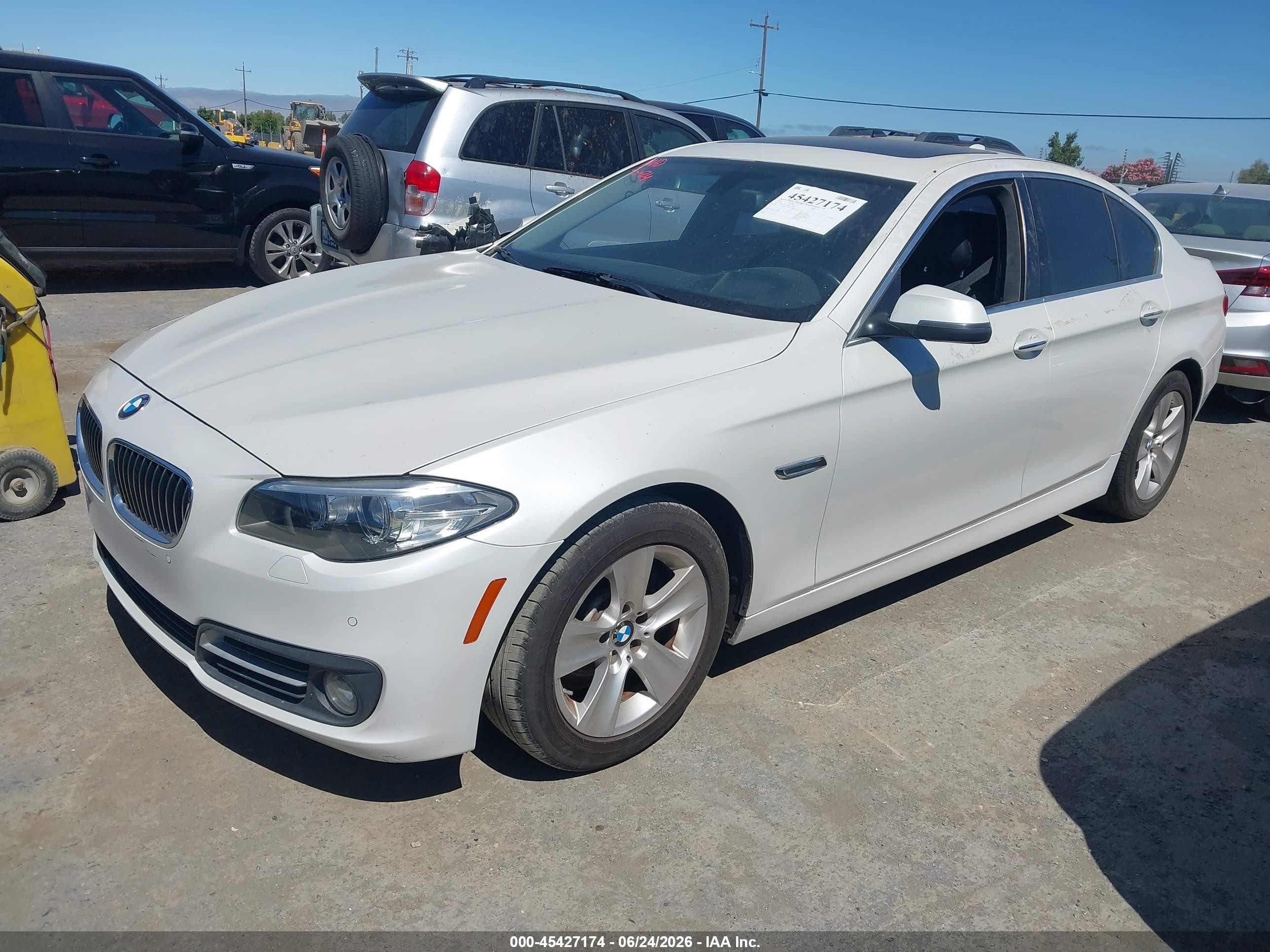 2015 Bmw 528i   White vin: WBA5A5C5XFD516419
