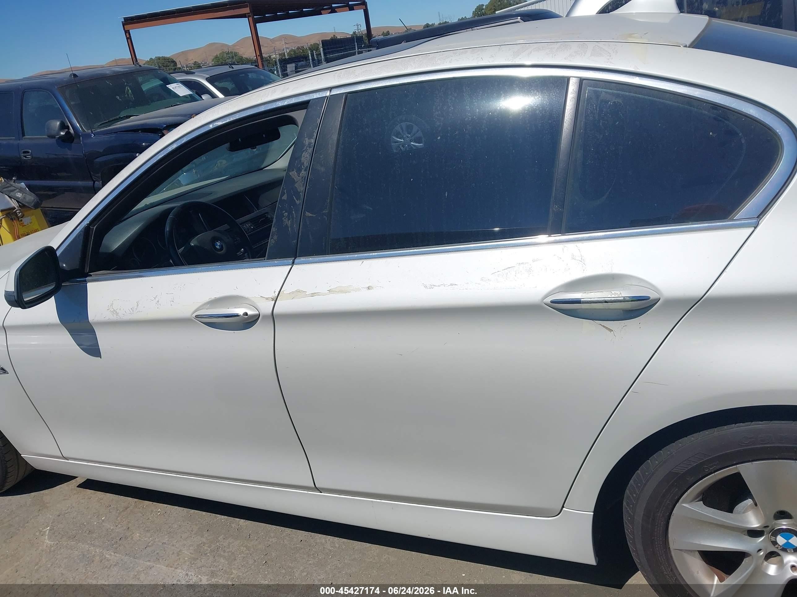 2015 Bmw 528i   White vin: WBA5A5C5XFD516419