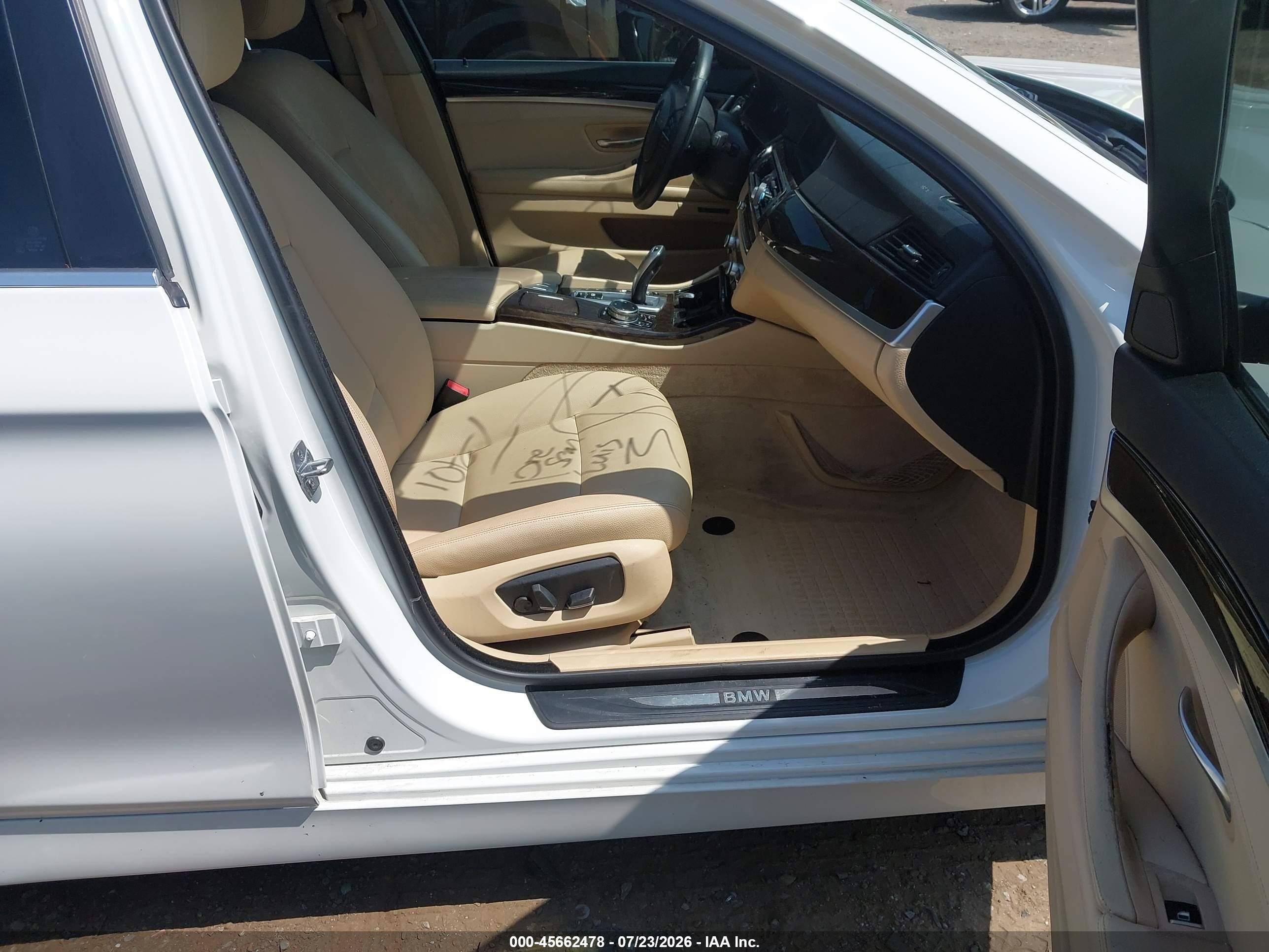 2014 Bmw 528i Xdrive Белый vin: WBA5A7C50ED612022