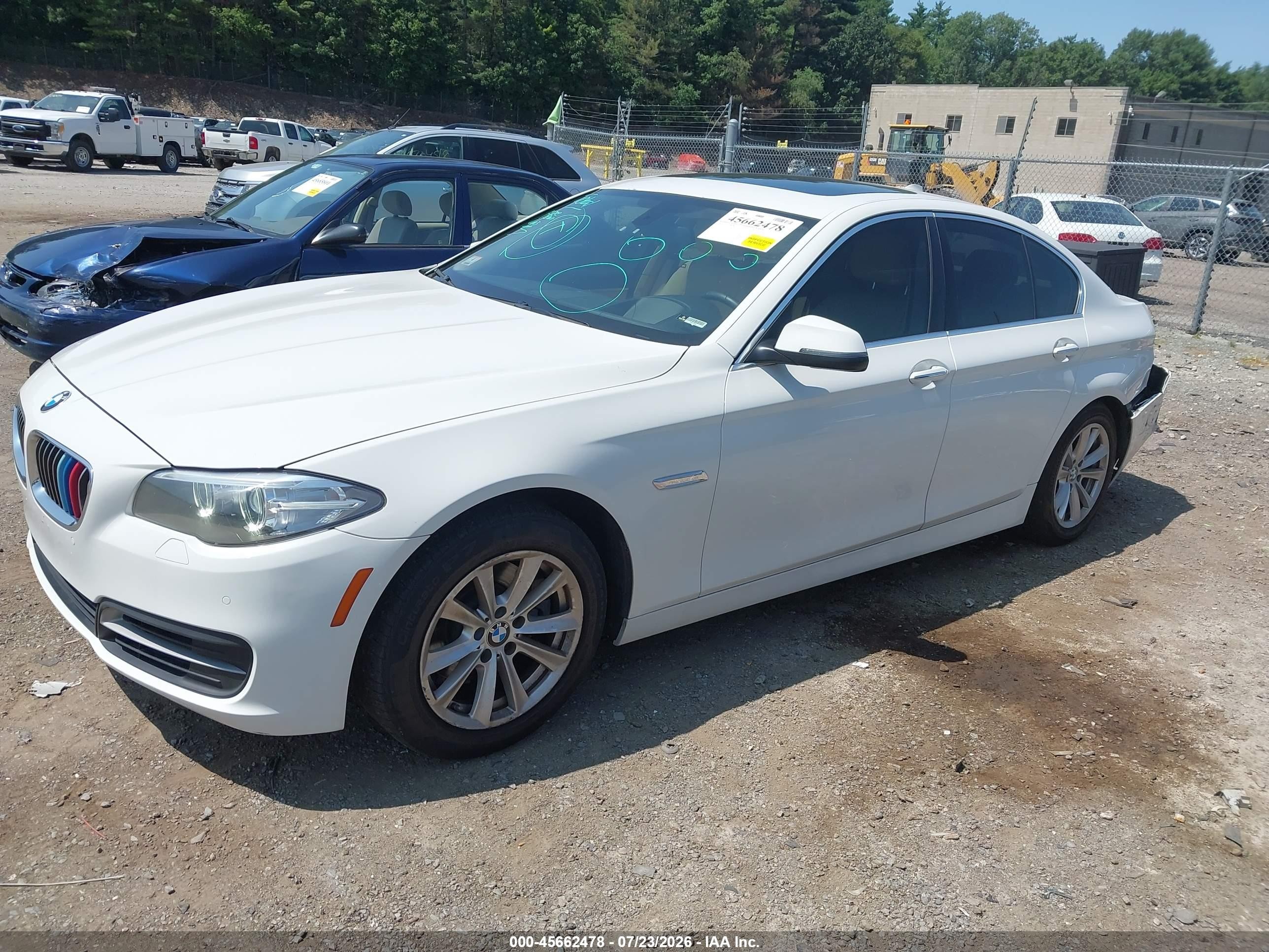 2014 Bmw 528i Xdrive Белый vin: WBA5A7C50ED612022