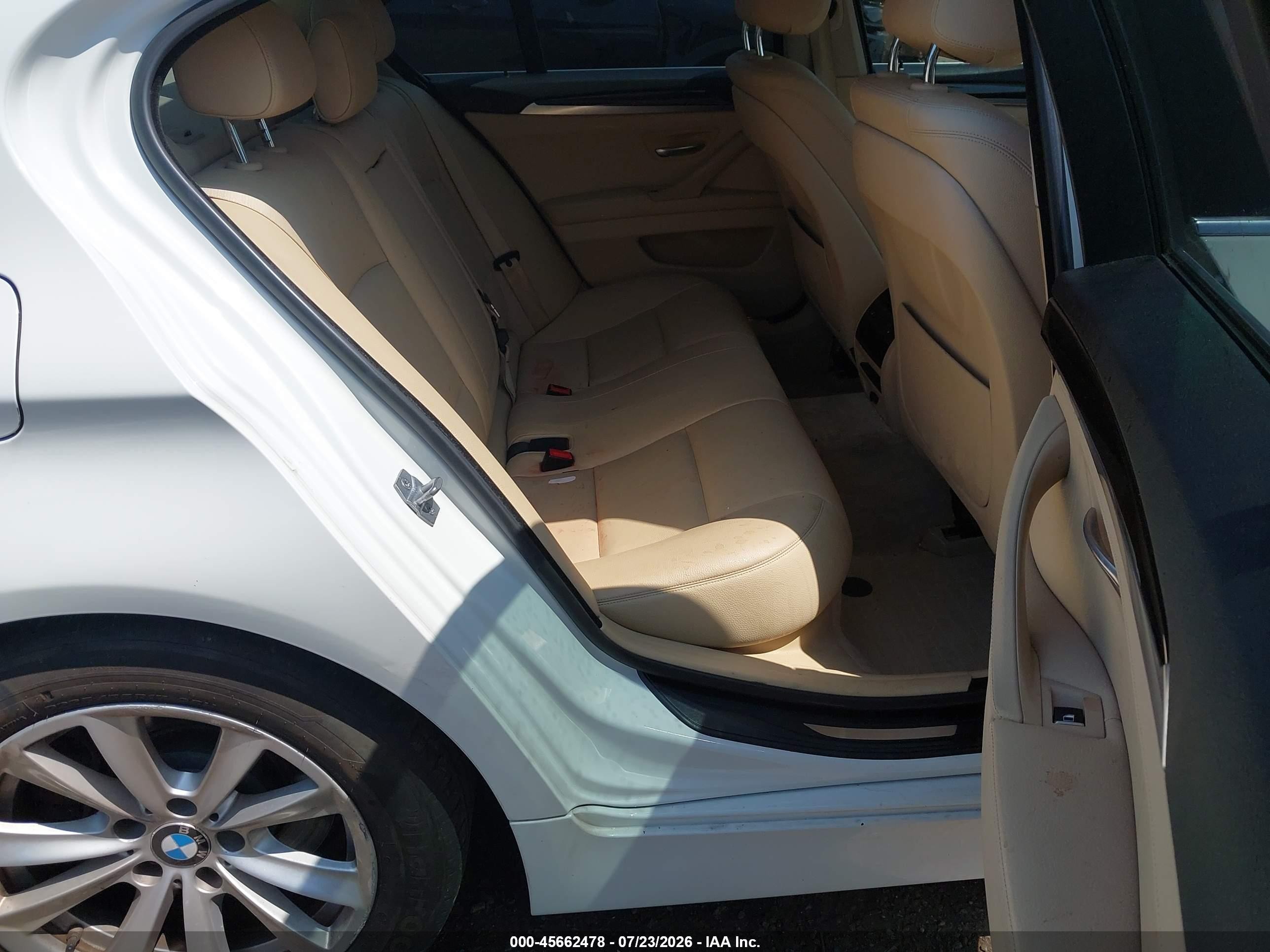 2014 Bmw 528i Xdrive Белый vin: WBA5A7C50ED612022