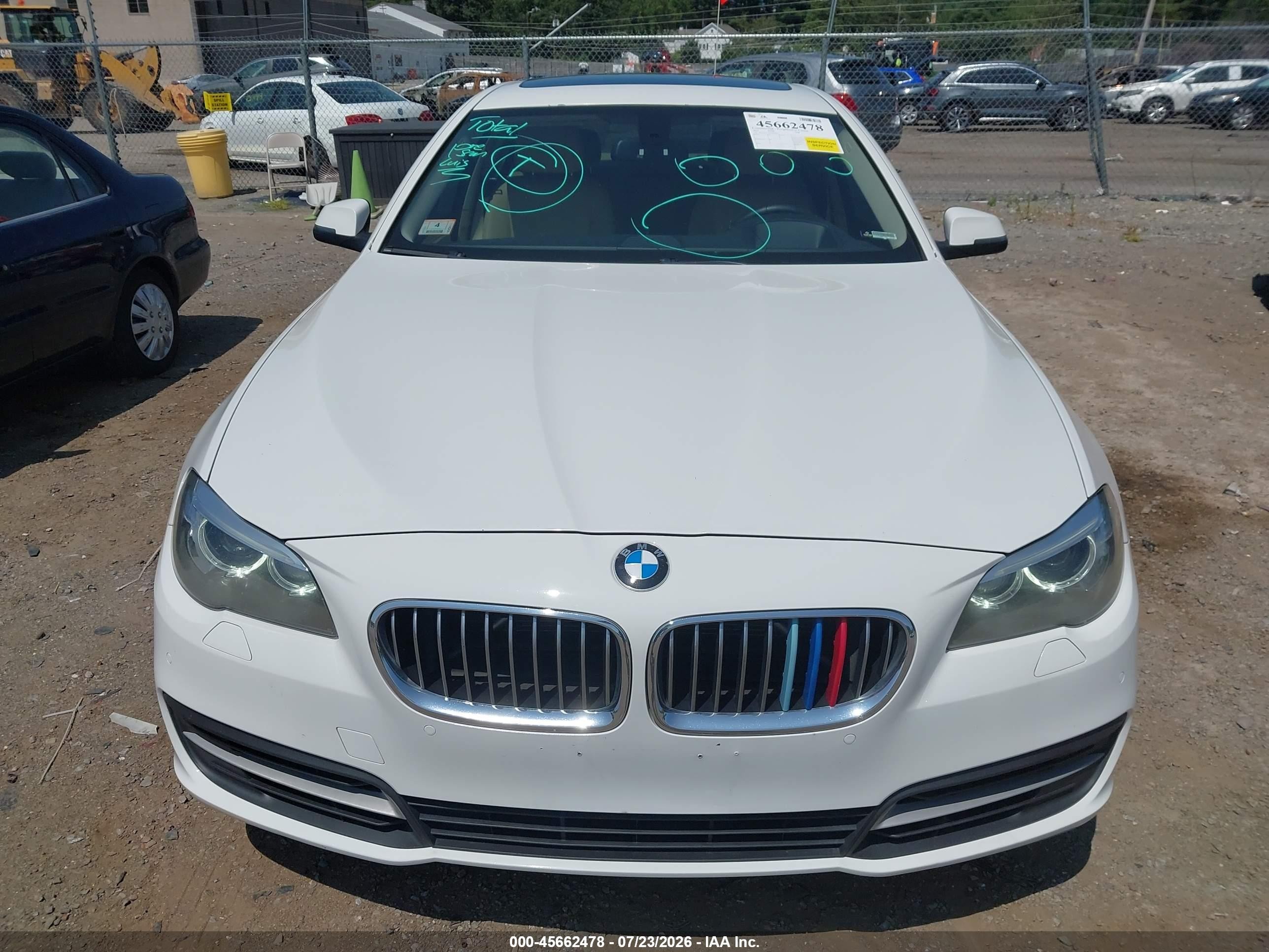 2014 Bmw 528i Xdrive Белый vin: WBA5A7C50ED612022