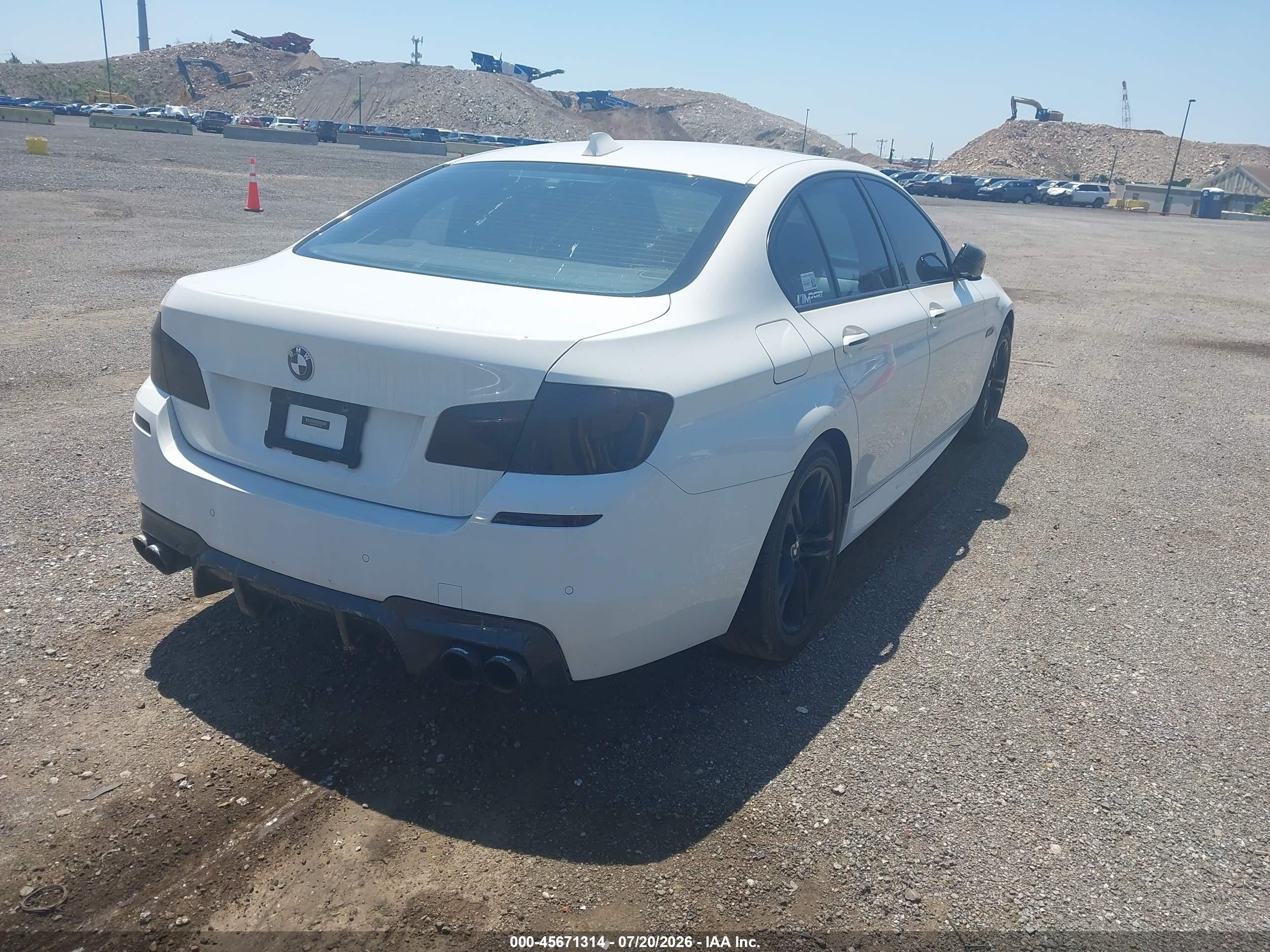 2014 Bmw 528i Xdrive White vin: WBA5A7C50ED612280