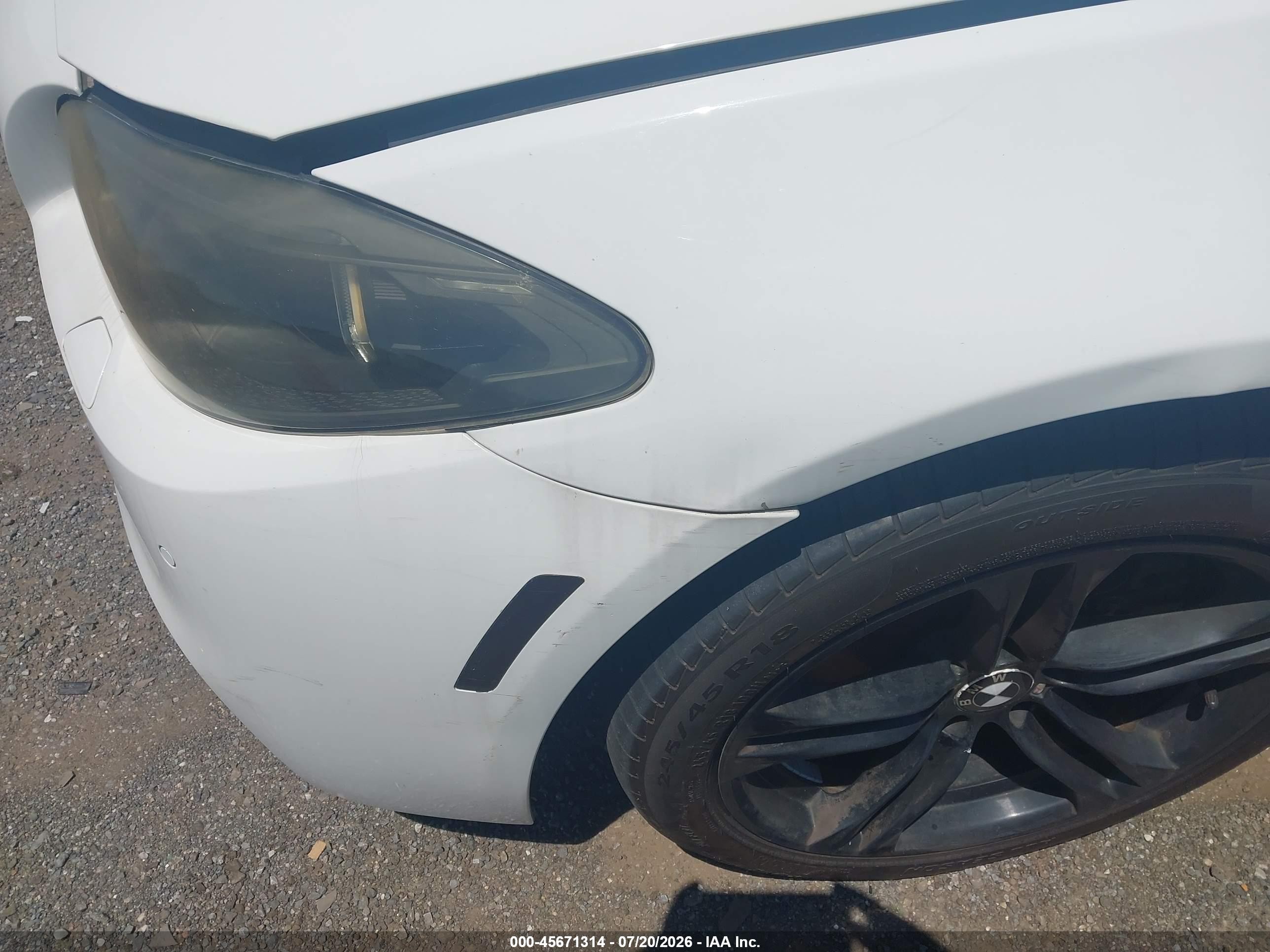 2014 Bmw 528i Xdrive White vin: WBA5A7C50ED612280